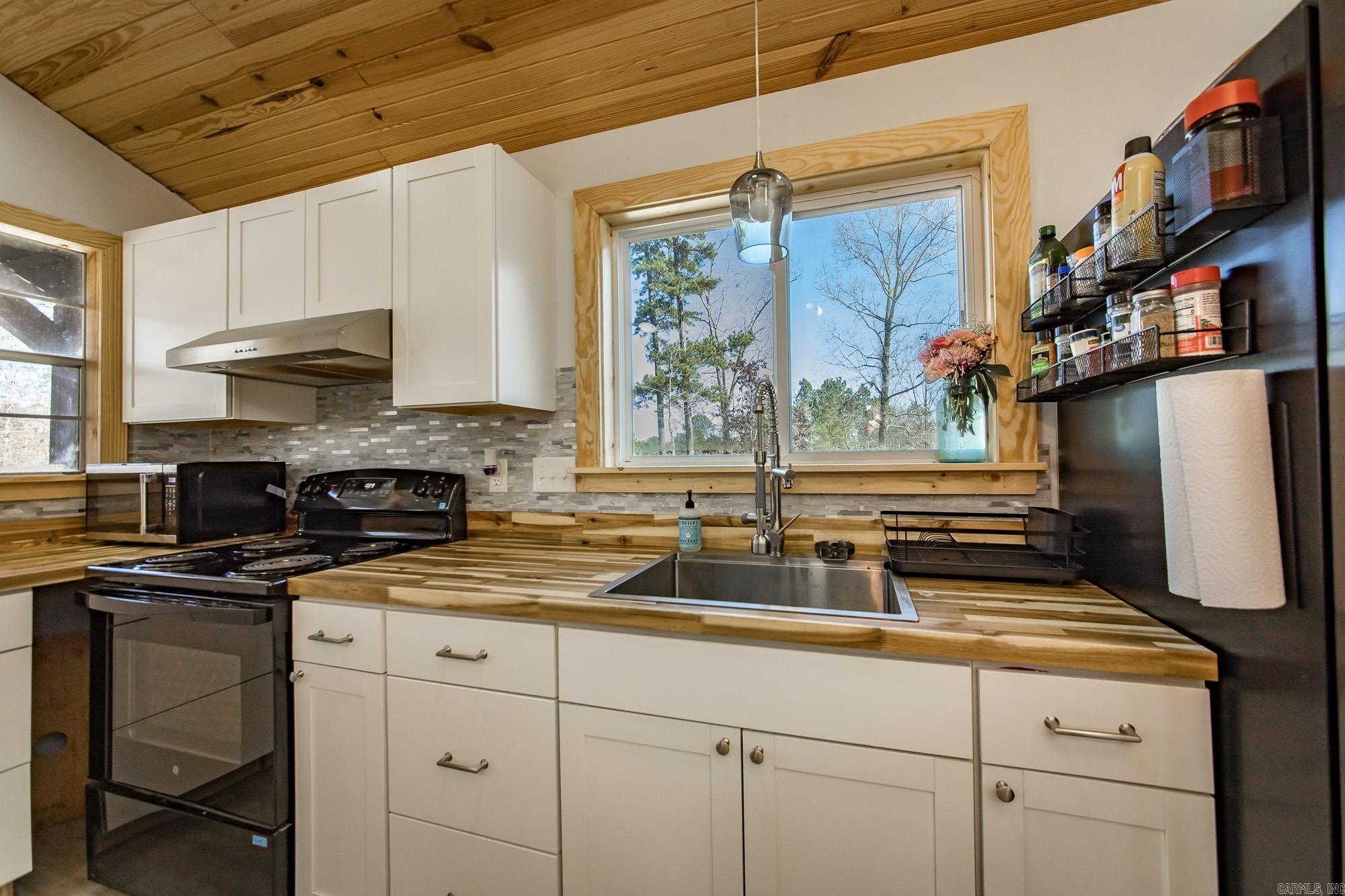 701 Peach Drive Bismarck, AR 71929