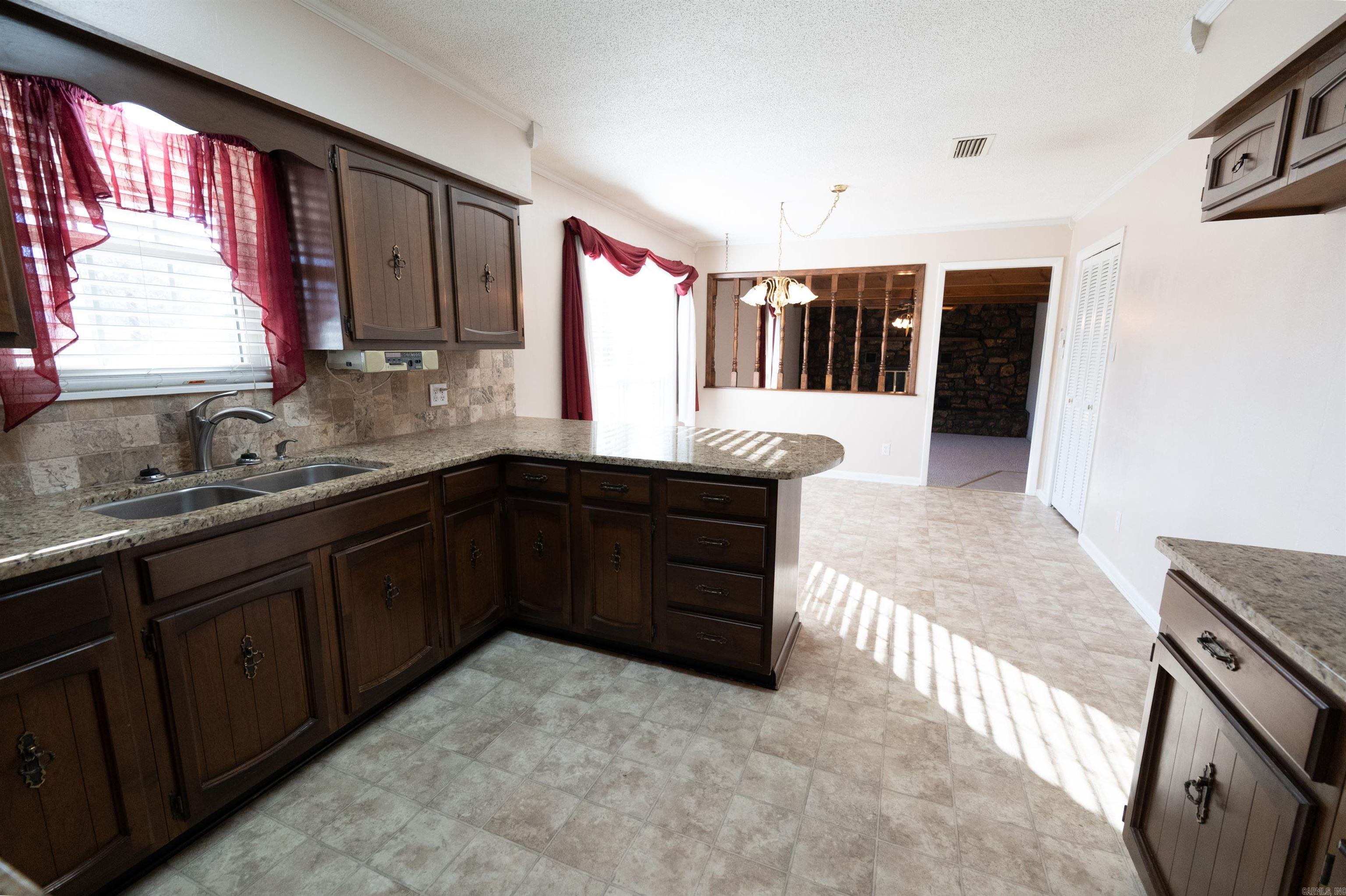 4600 Hilldale  Alexander, AR