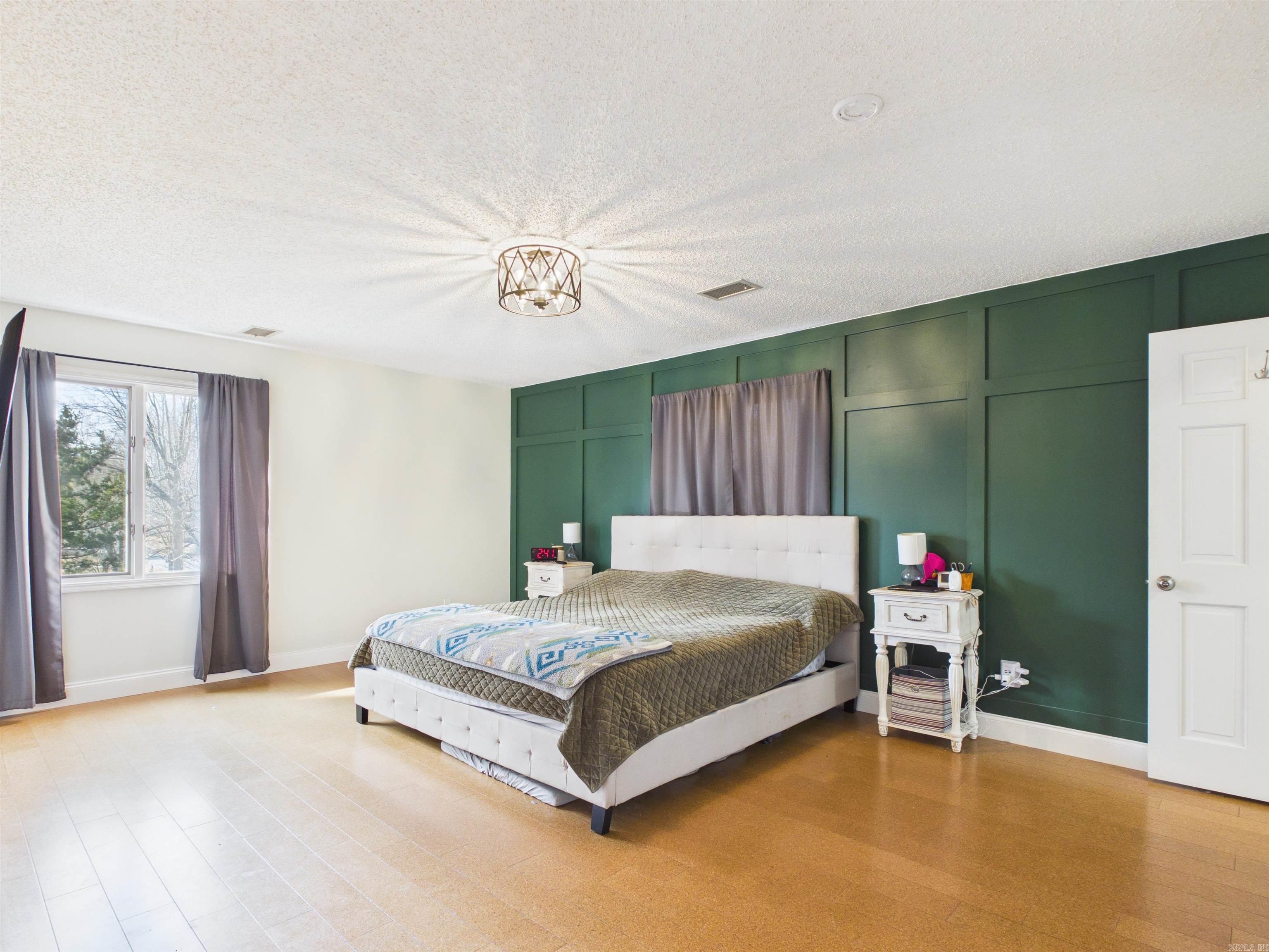 1006 W Sherman  Harrison, AR