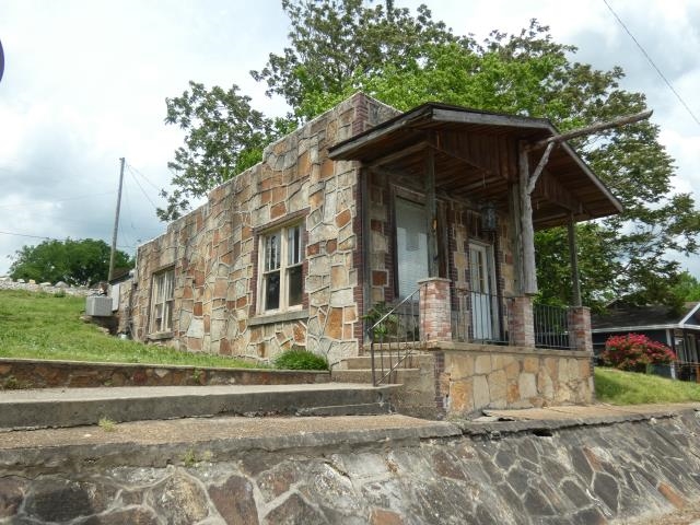 142 Main Street  Calico Rock, AR