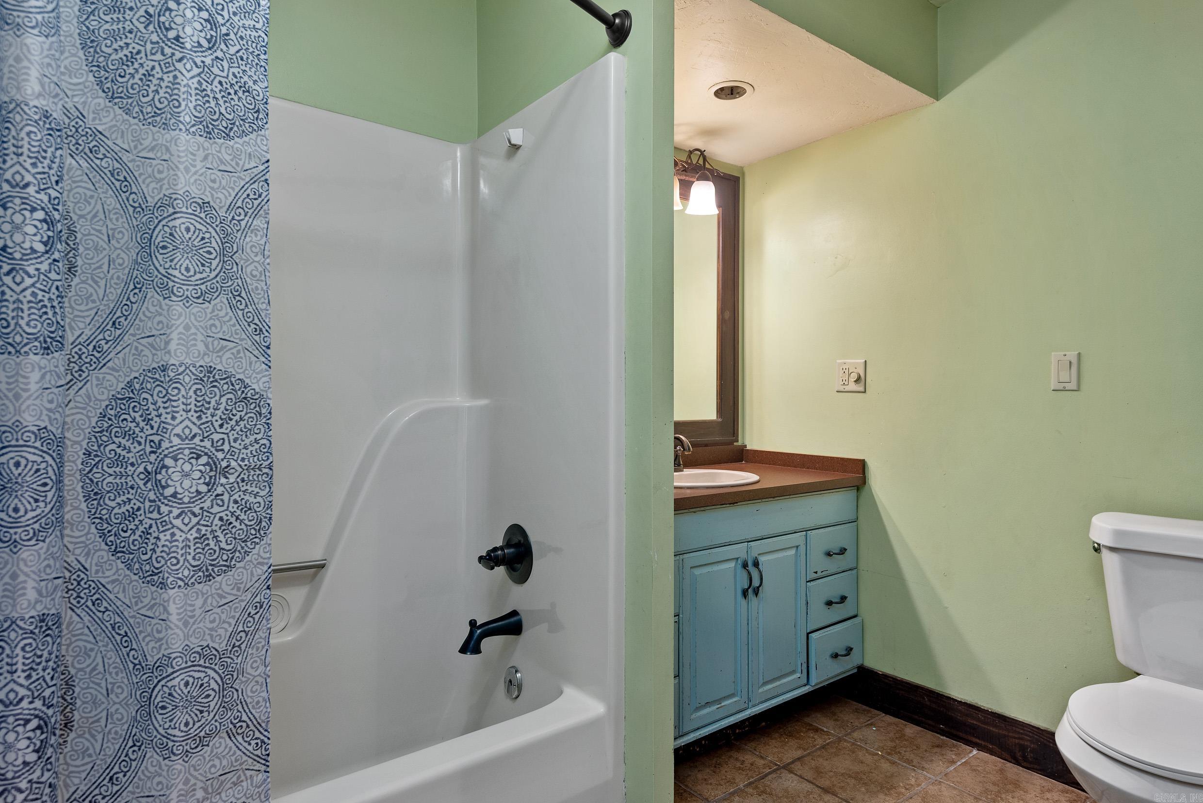 160 Westcott Drive  Mountain Home, AR