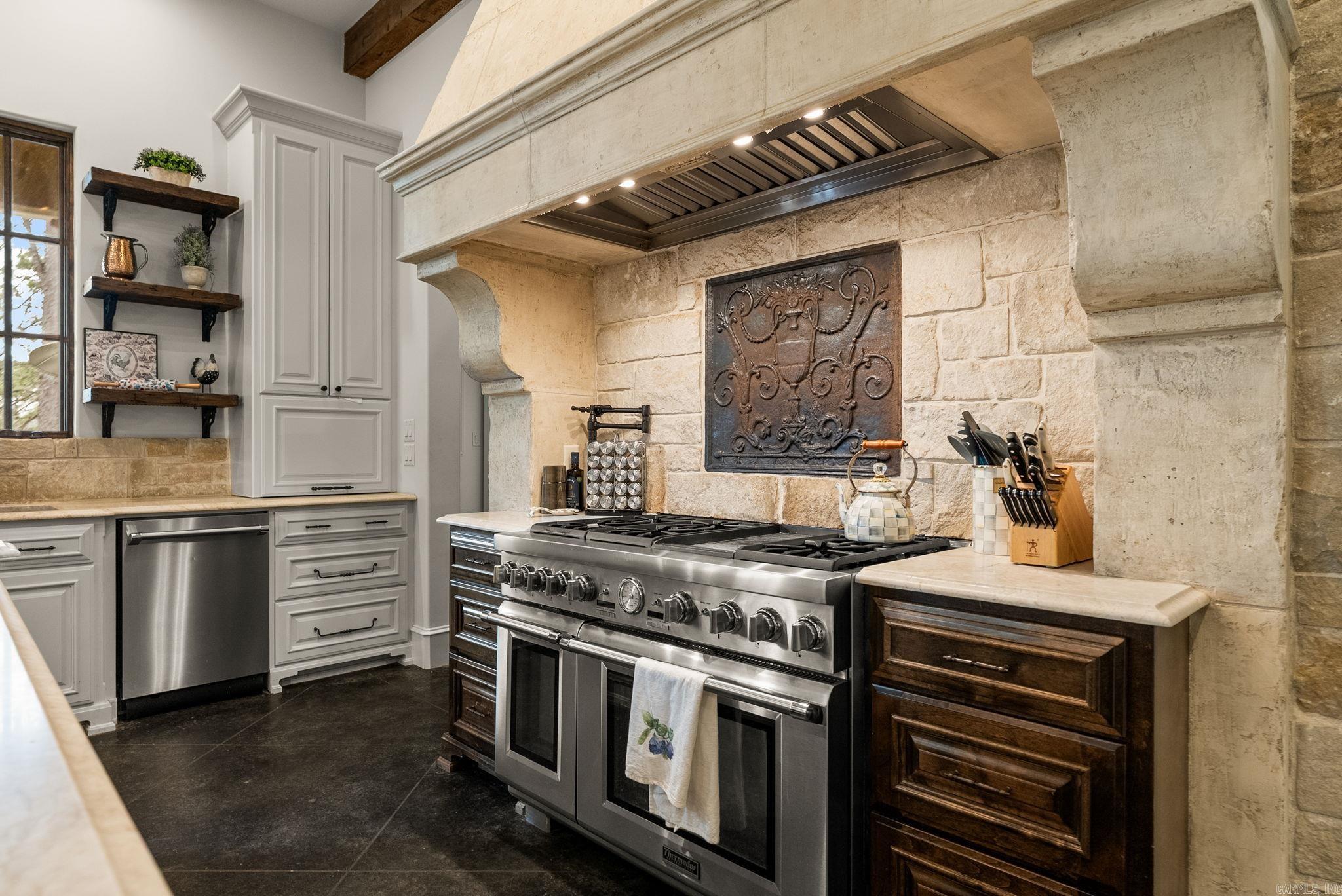 19 Cravache Court  Little Rock, AR