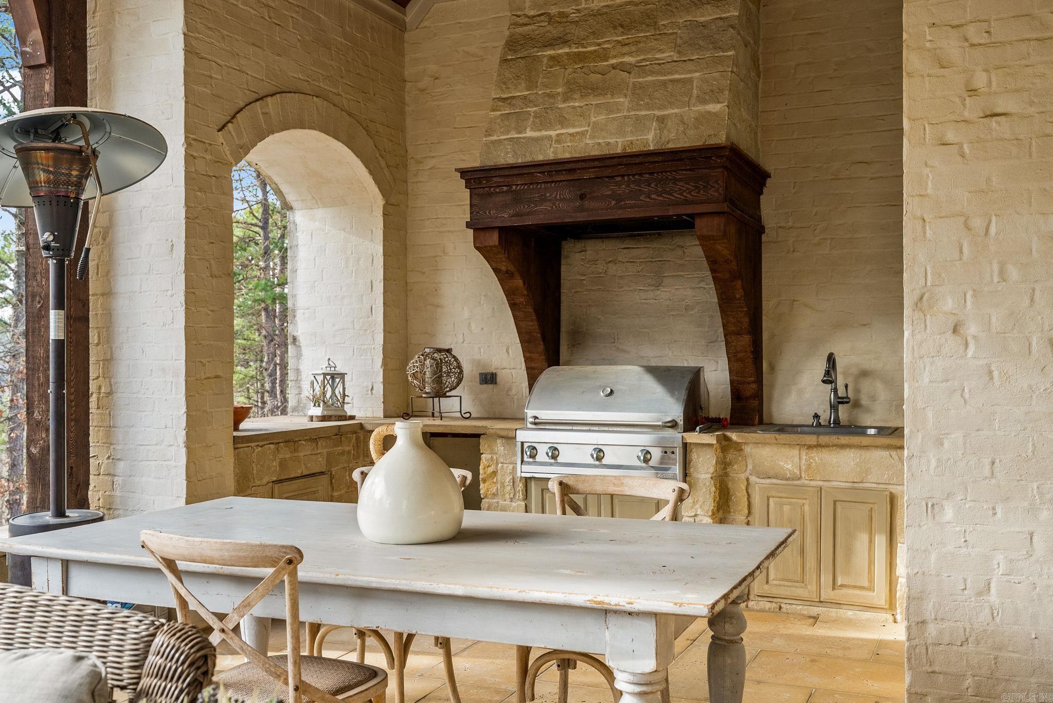 19 Cravache Court  Little Rock, AR