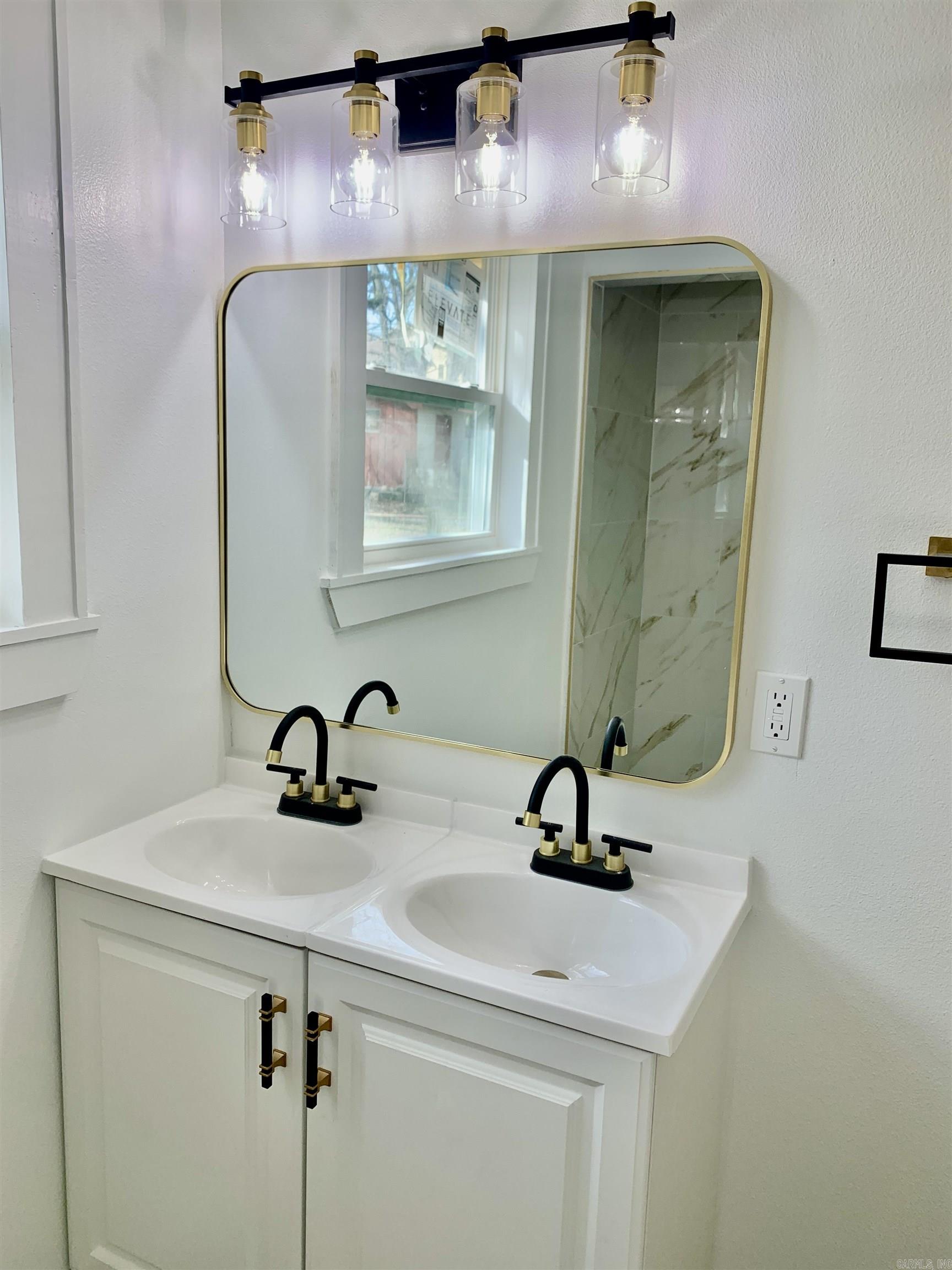 2411 W 16th  Little Rock, AR