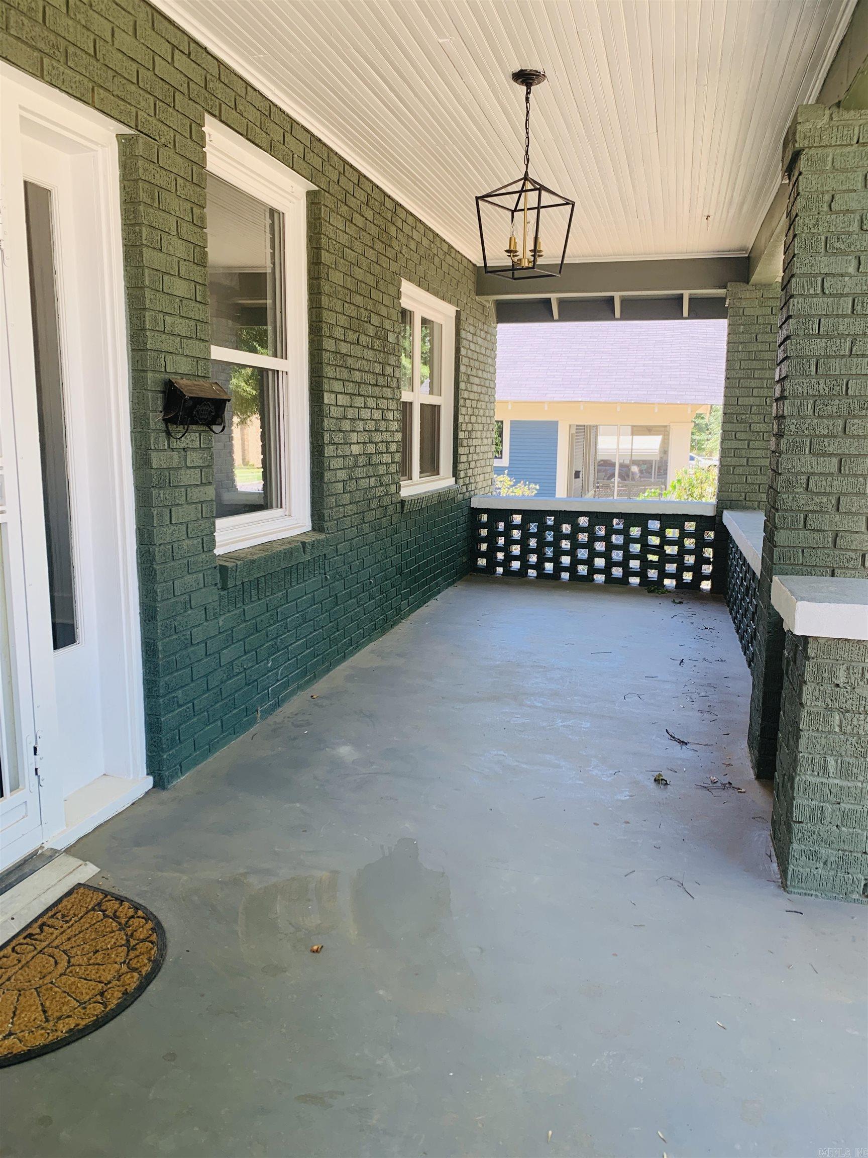 2411 W 16th  Little Rock, AR