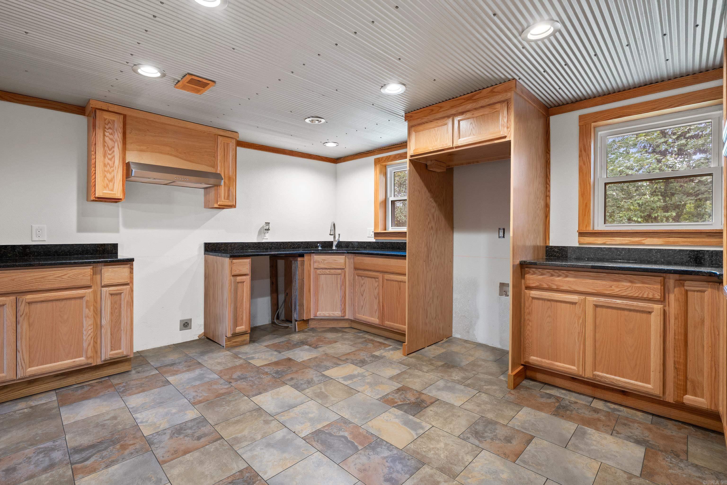 3370 Airport  Pearcy, AR