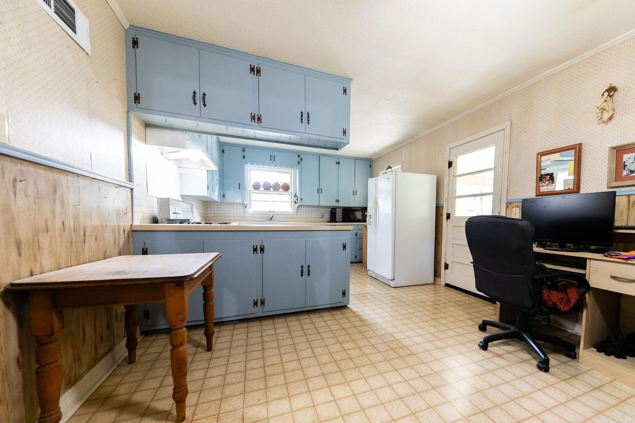 1701 W 4th  Fordyce, AR