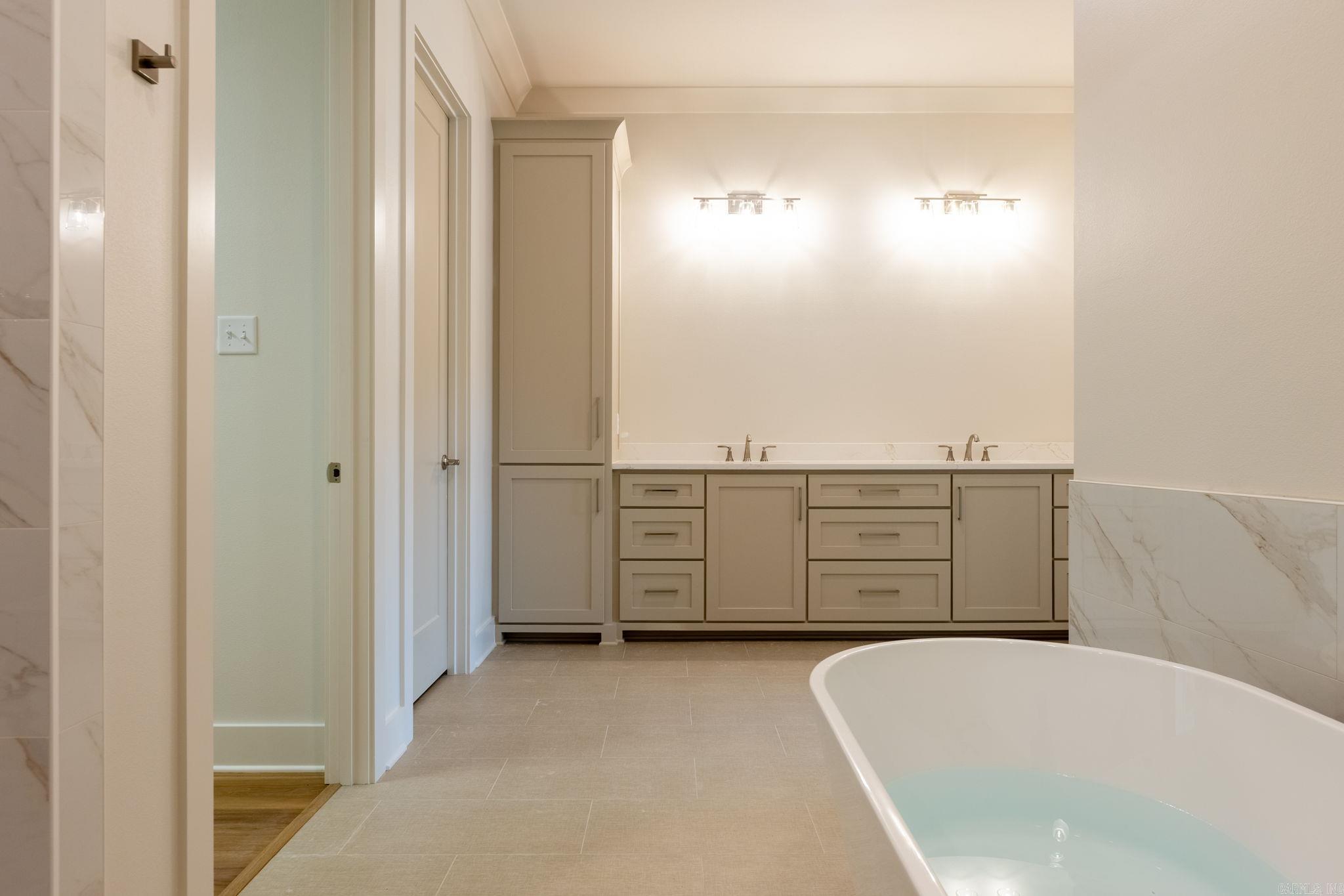 18 Mountain Brook Road Little Rock, AR 72223