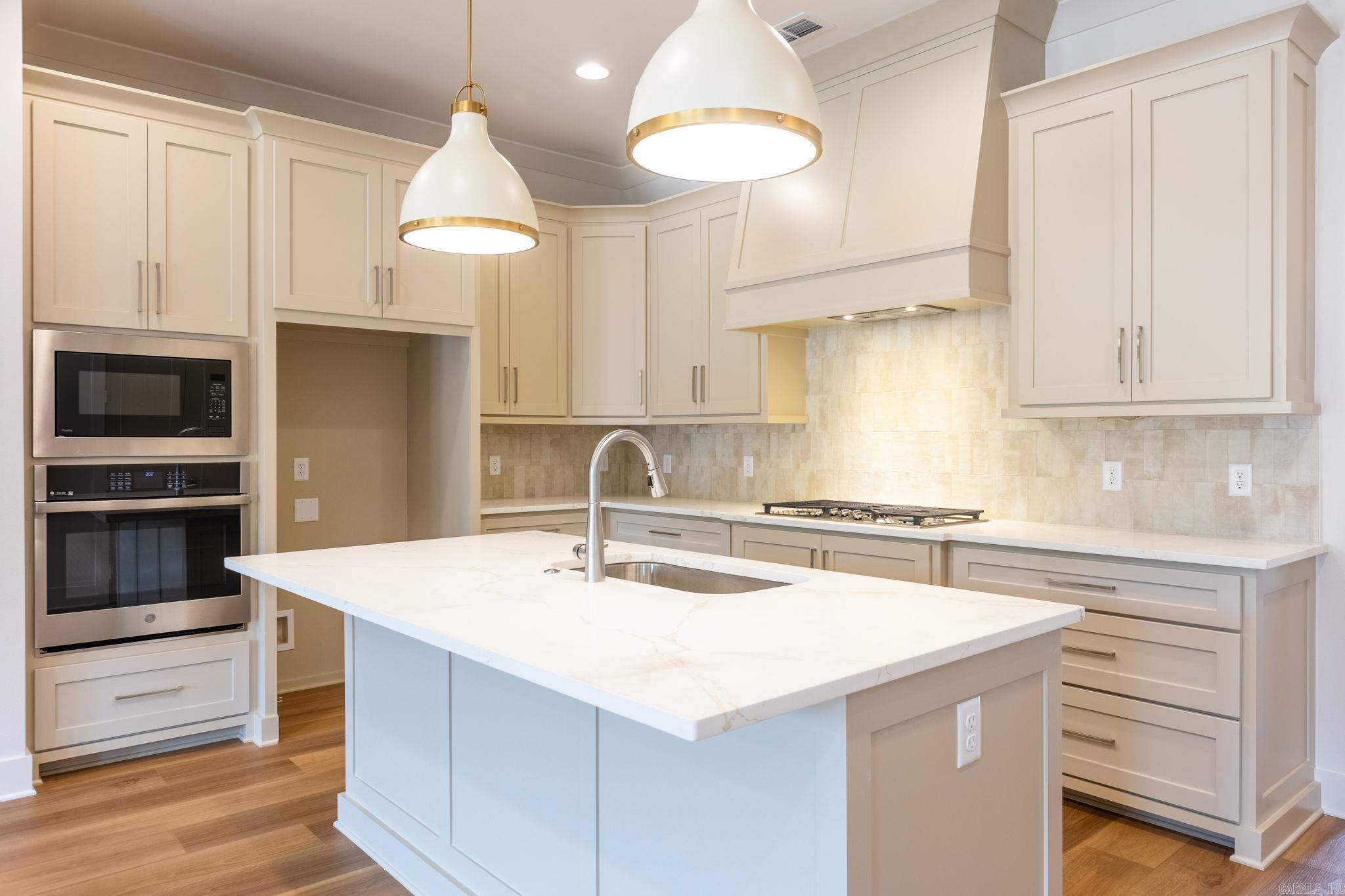 18 Mountain Brook Road Little Rock, AR 72223