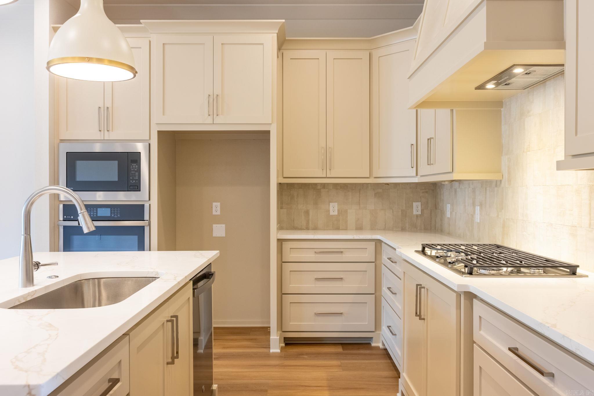 18 Mountain Brook Road Little Rock, AR 72223