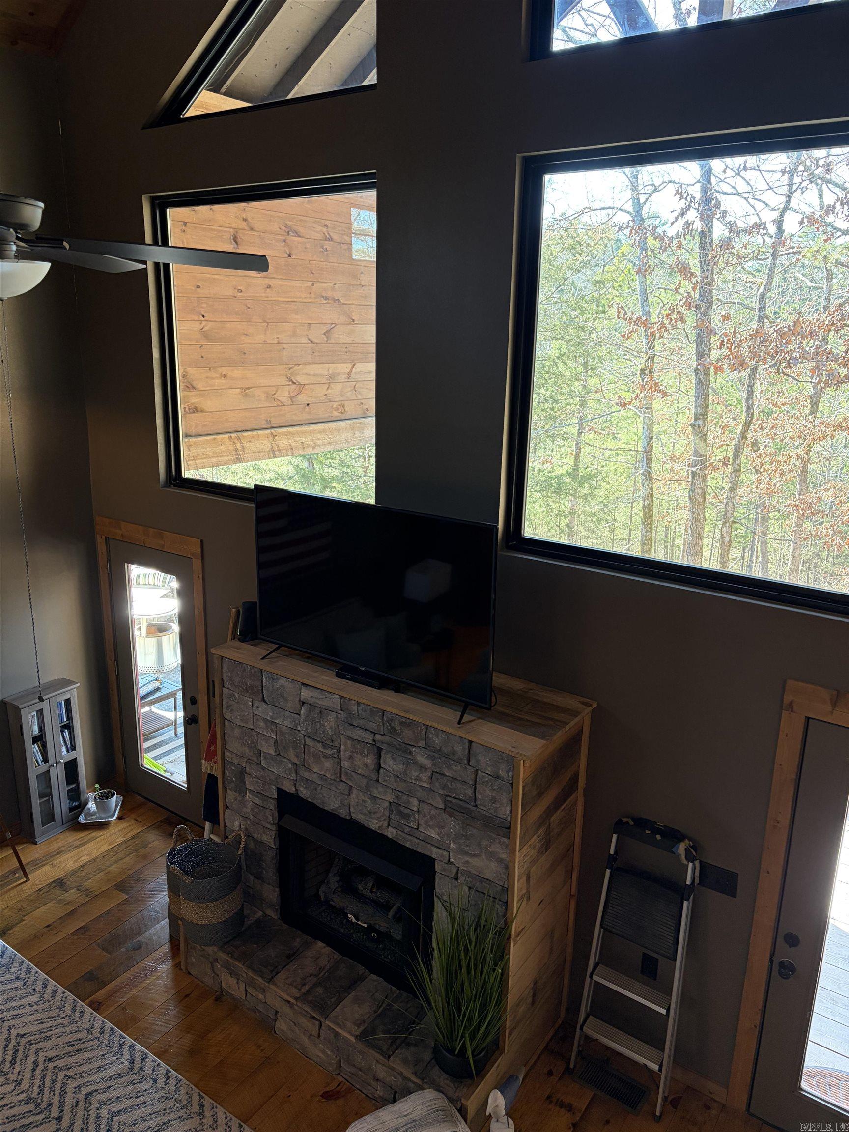 360 Kustrin  Drasco, AR