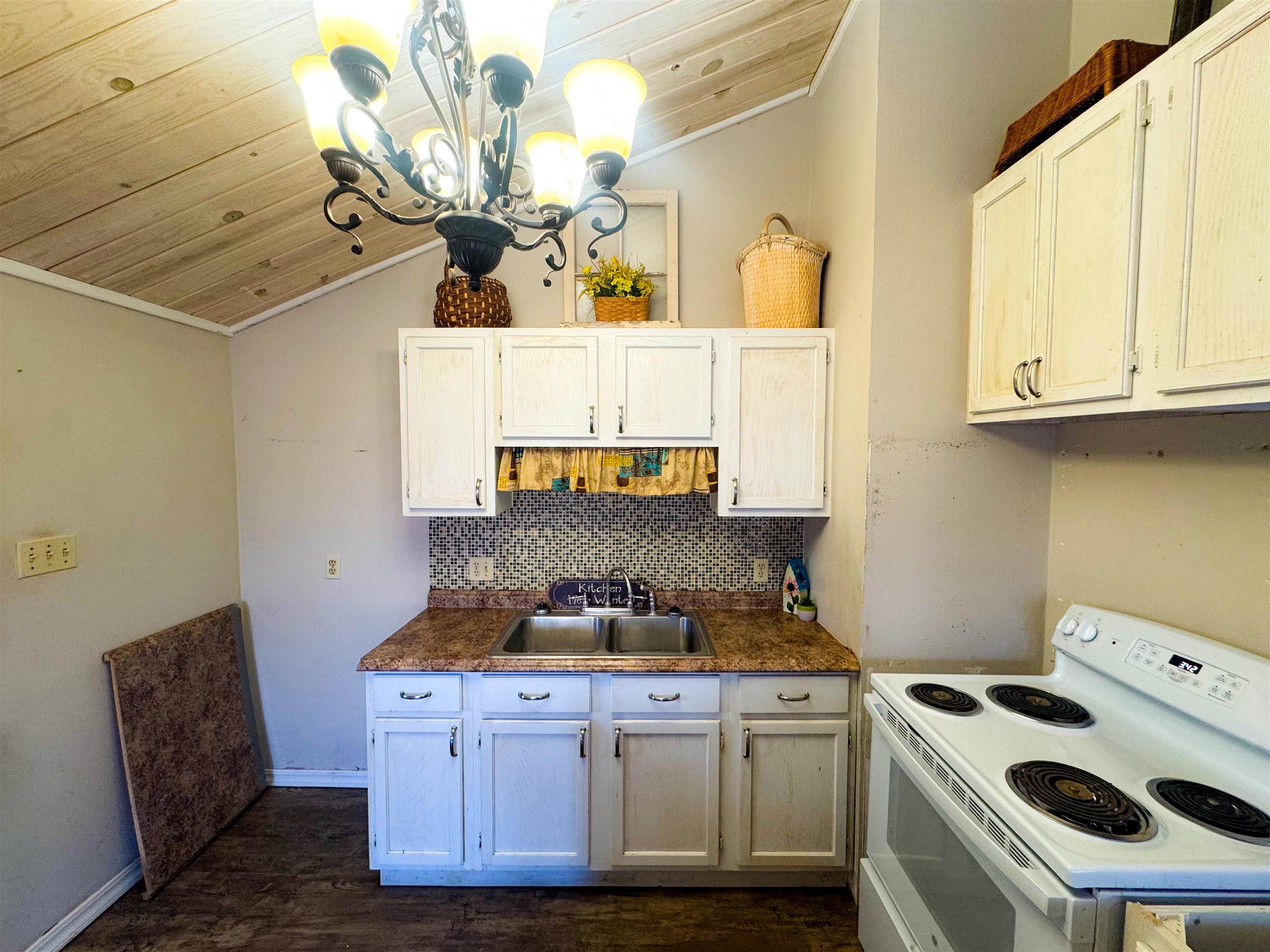 14 Cherokee  Cherokee Village, AR