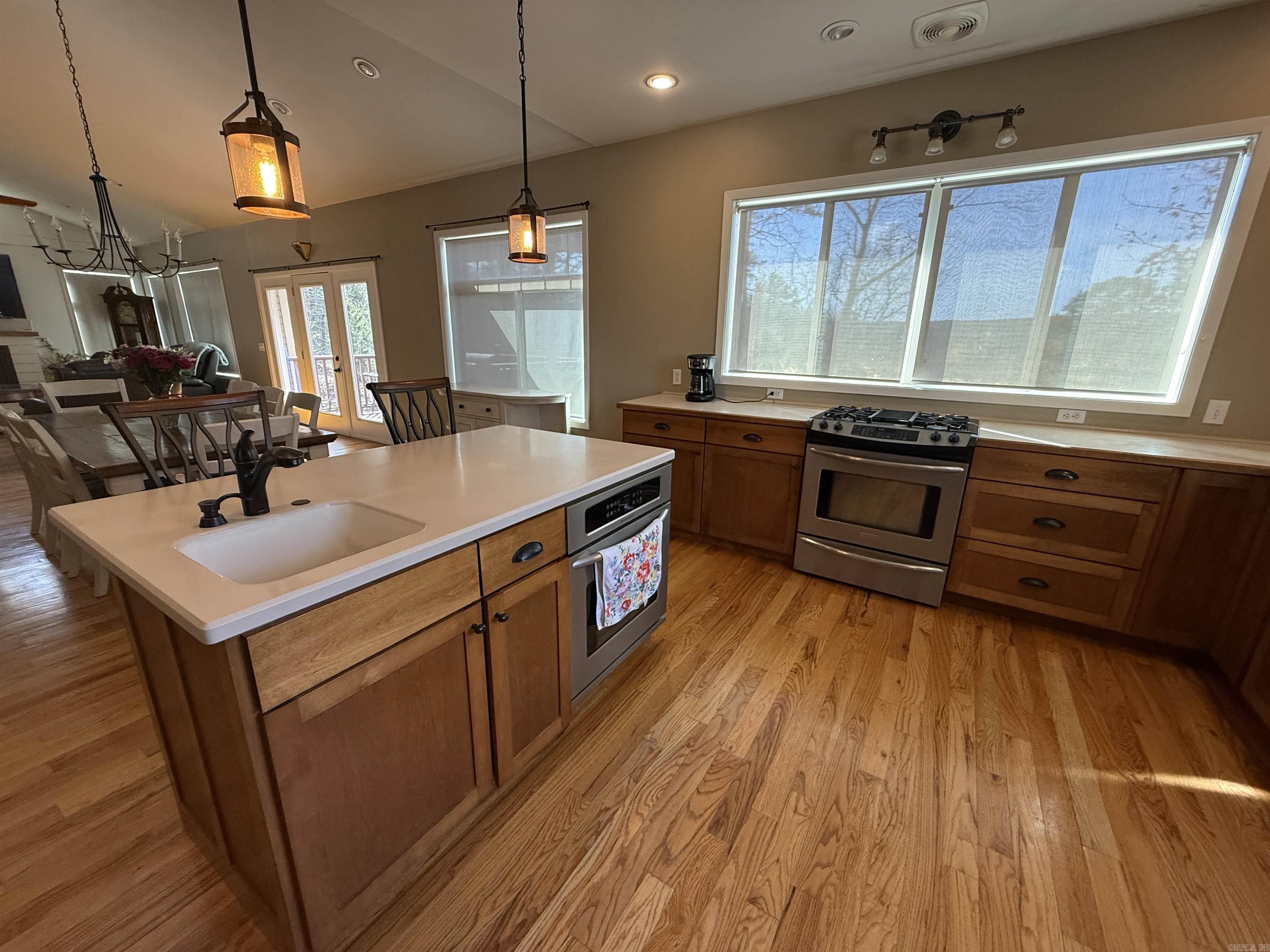 95 Red Oak St.  Pleasant Plains, AR