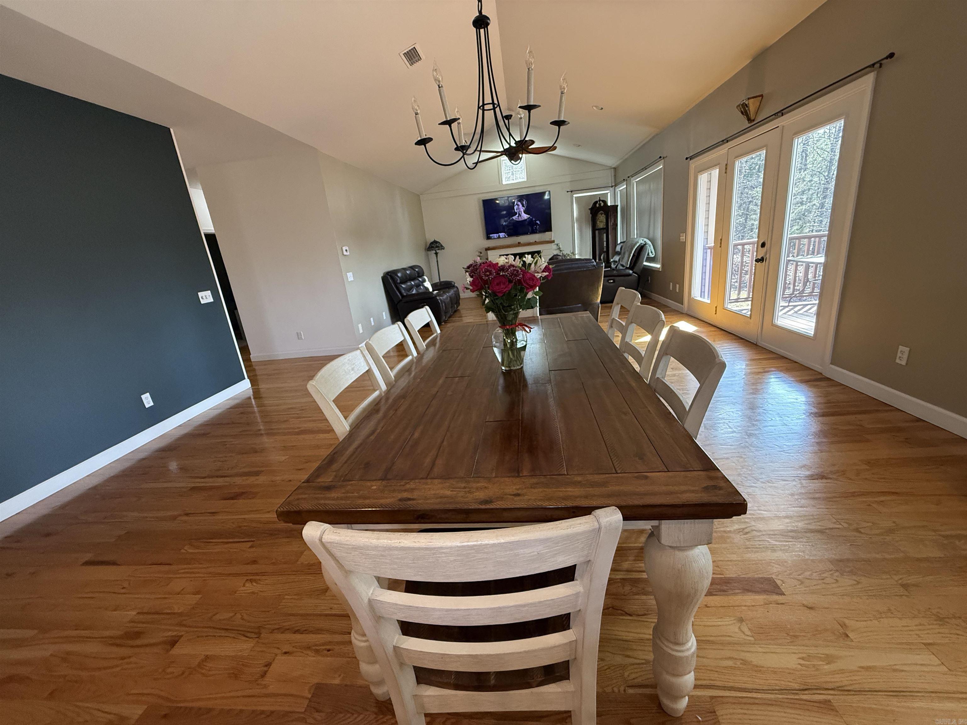 95 Red Oak St.  Pleasant Plains, AR