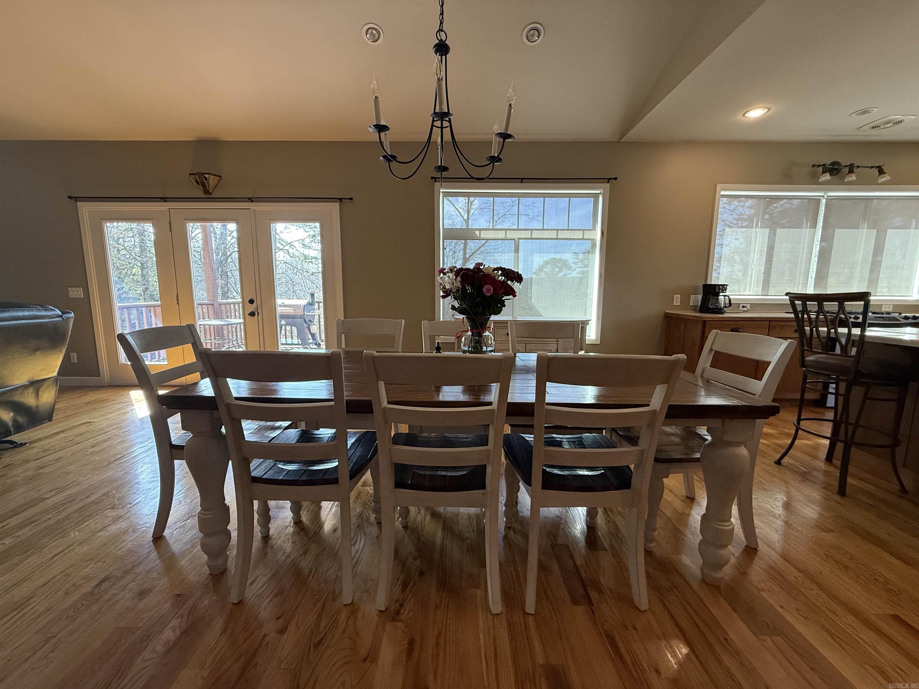 95 Red Oak St.  Pleasant Plains, AR