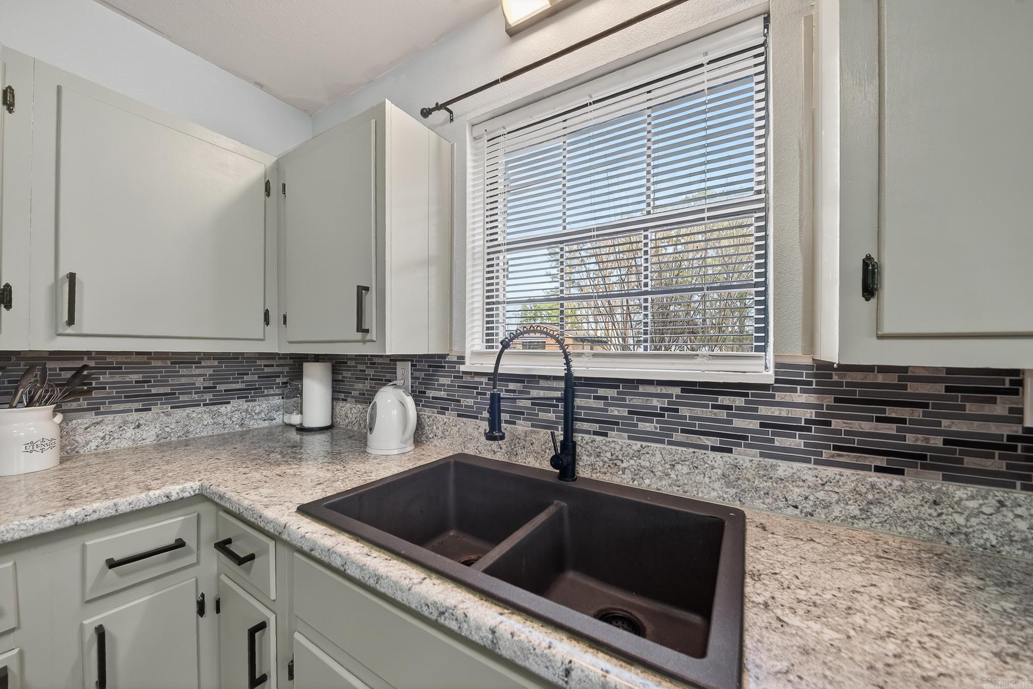 9 Snowden Circle Greenbrier, AR 72058