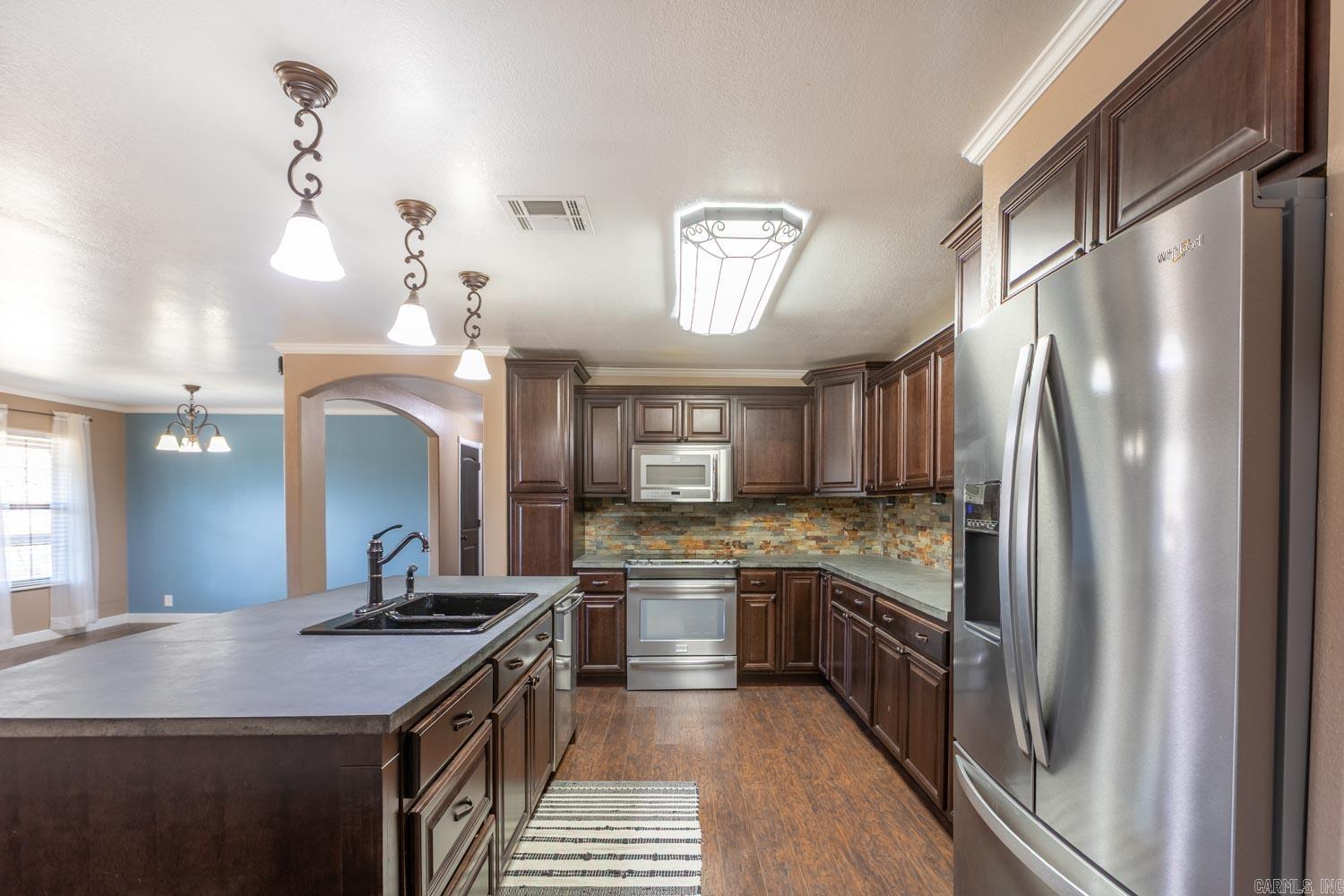 4001 S Highway 71  Mena, AR