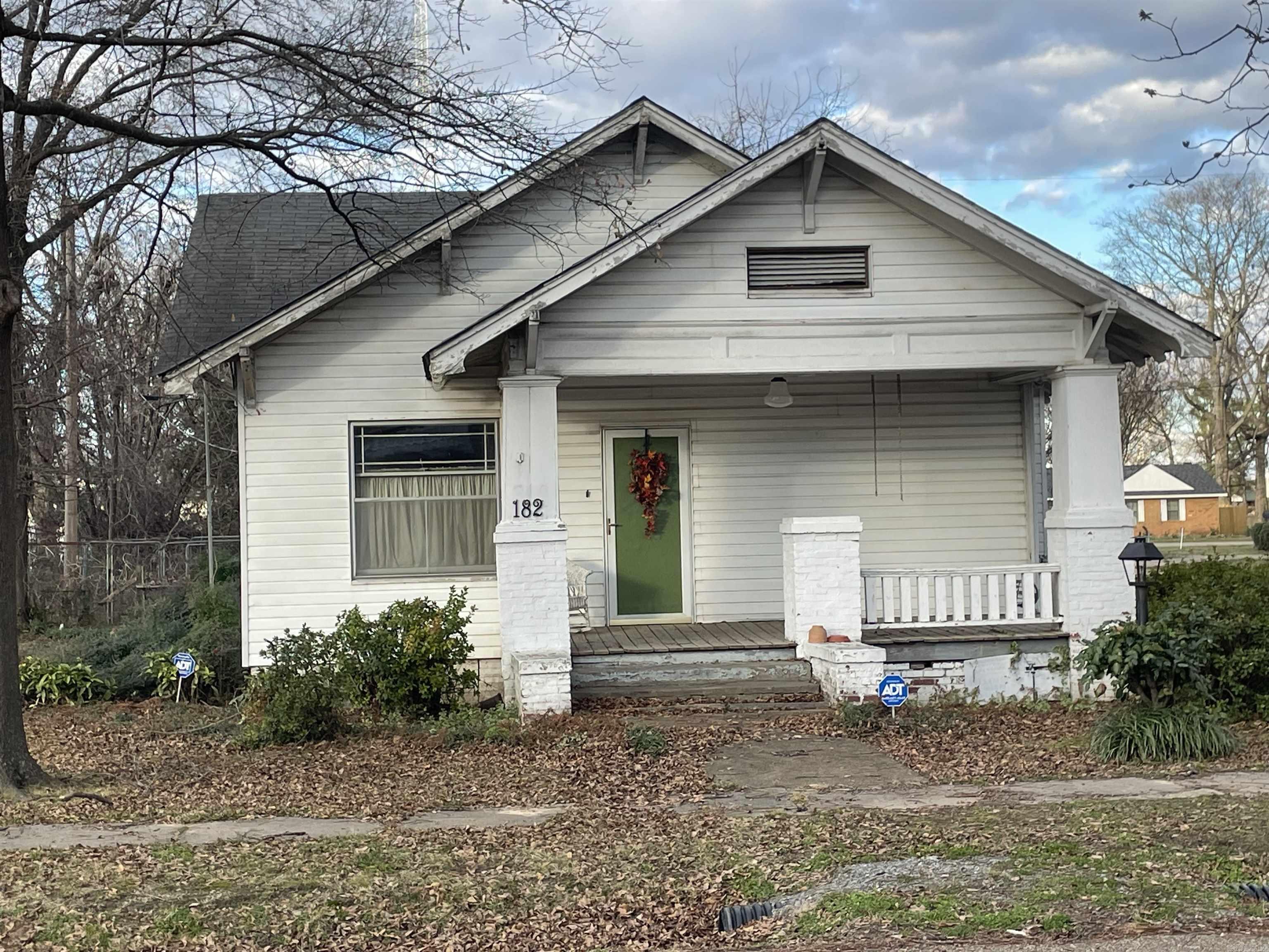 182  2nd  Holly Grove, AR