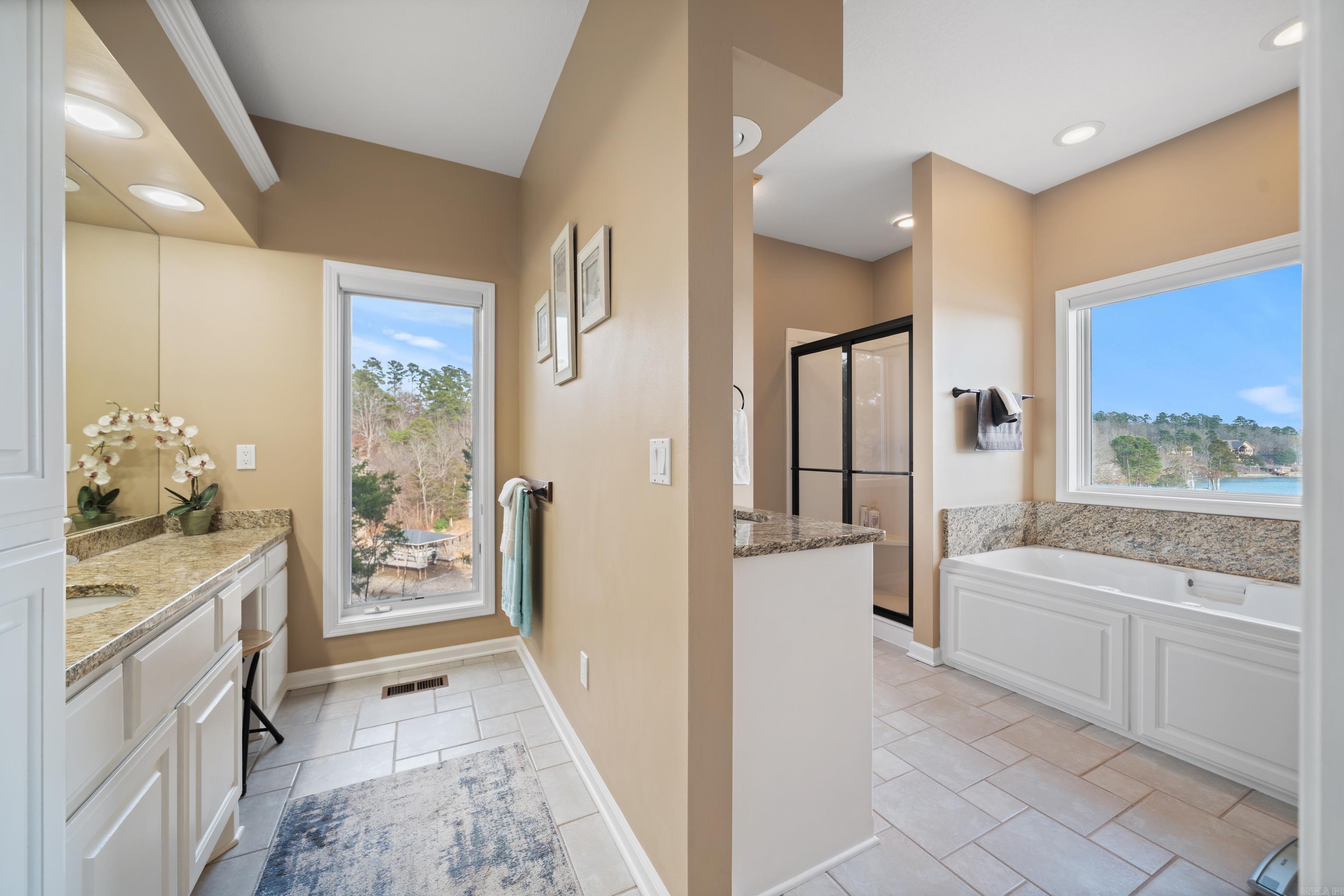 11 Oliete Ln  Hot Springs Village, AR