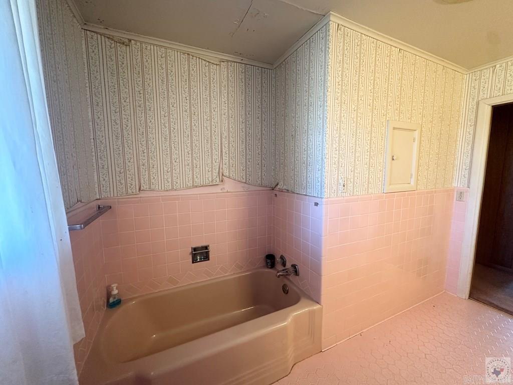 1408 E Main St.  Atlanta, TX