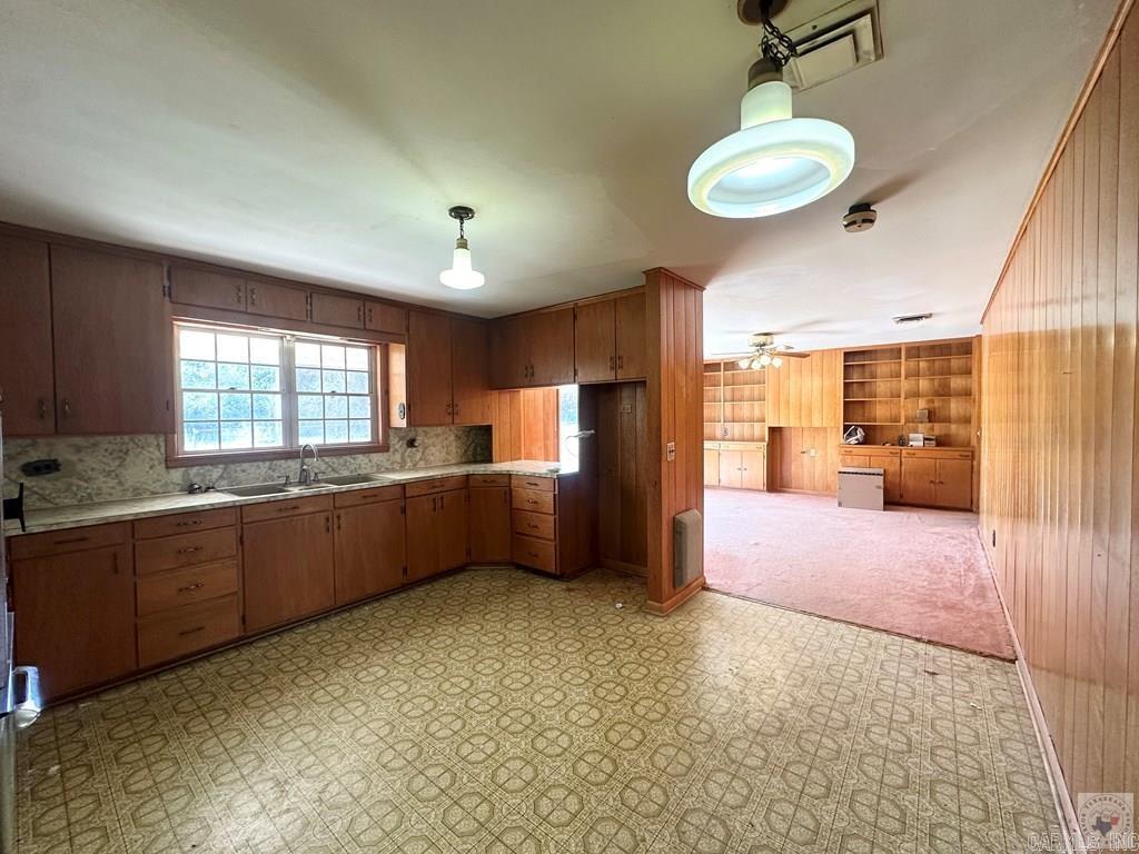 1408 E Main St.  Atlanta, TX