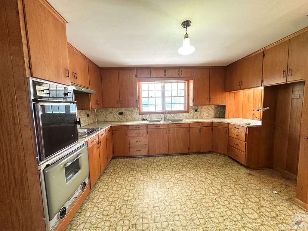 1408 E Main St.  Atlanta, TX