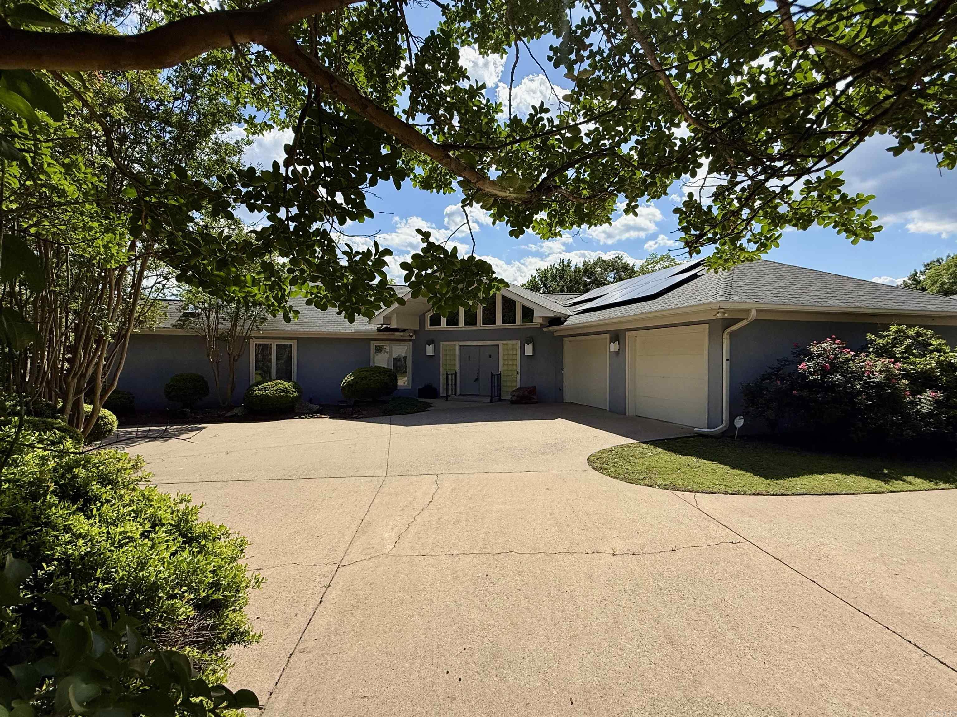 17 BREEZEWOOD Cove