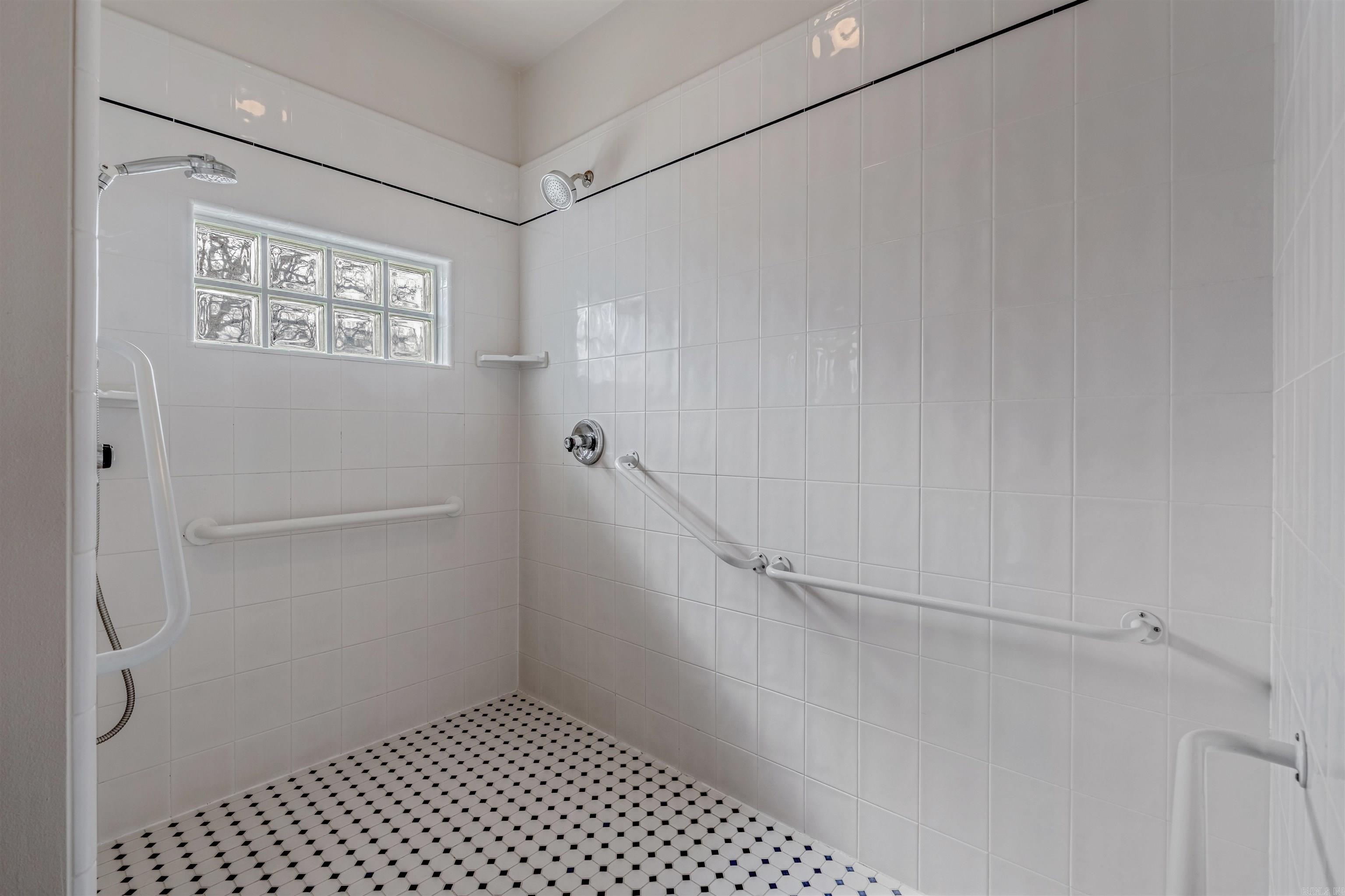 17 BREEZEWOOD  Maumelle, AR