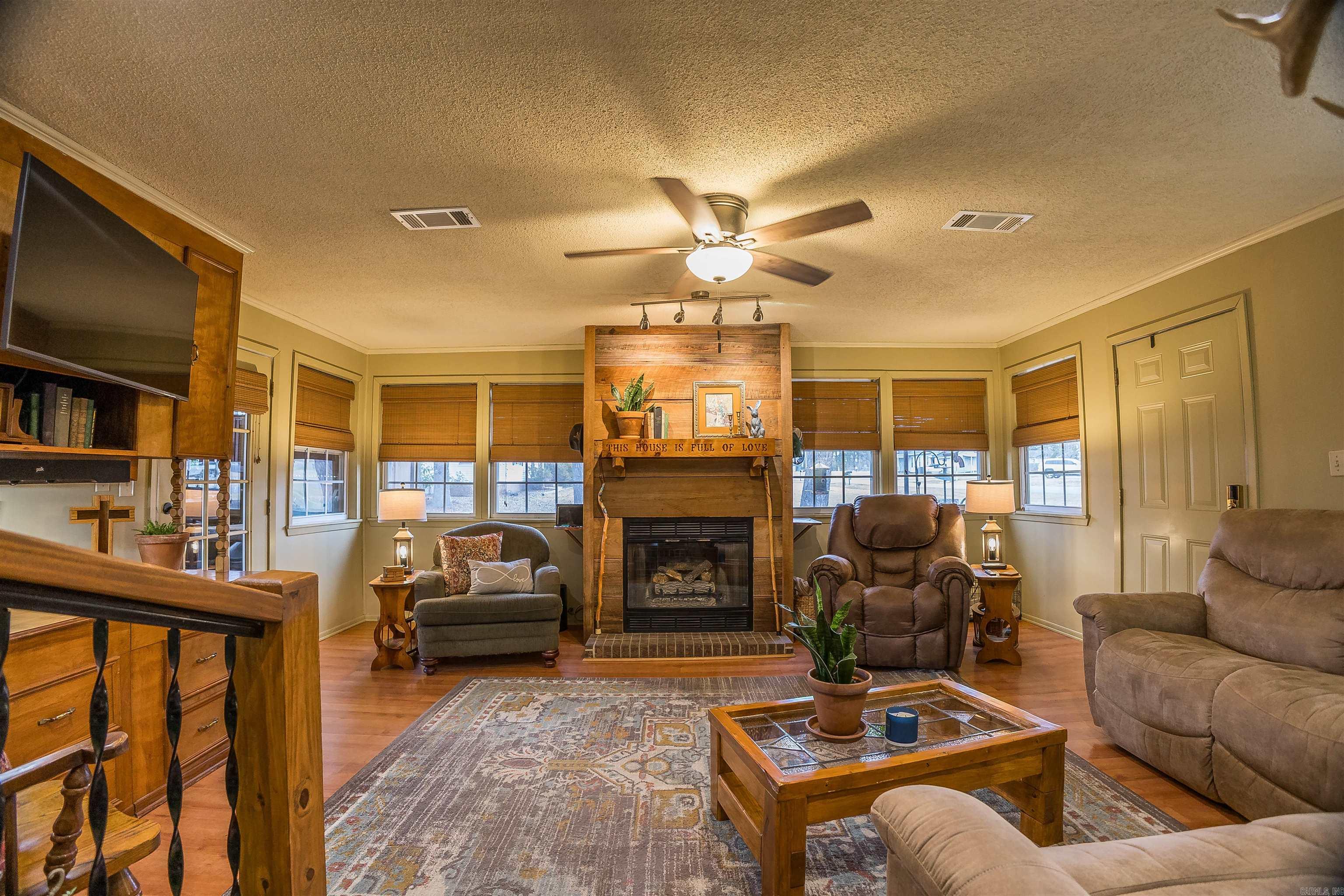 302 W Main St  Emerson, AR