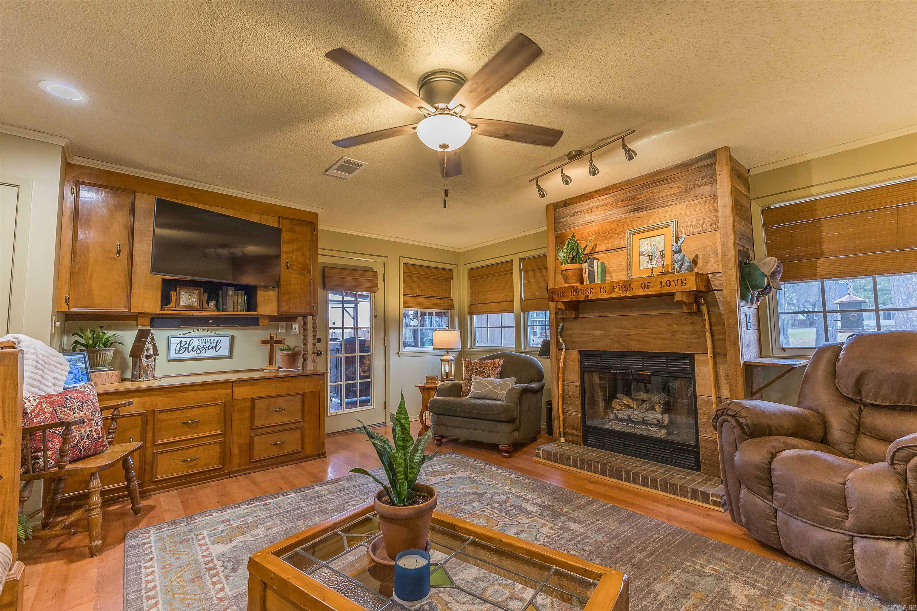 302 W Main St  Emerson, AR