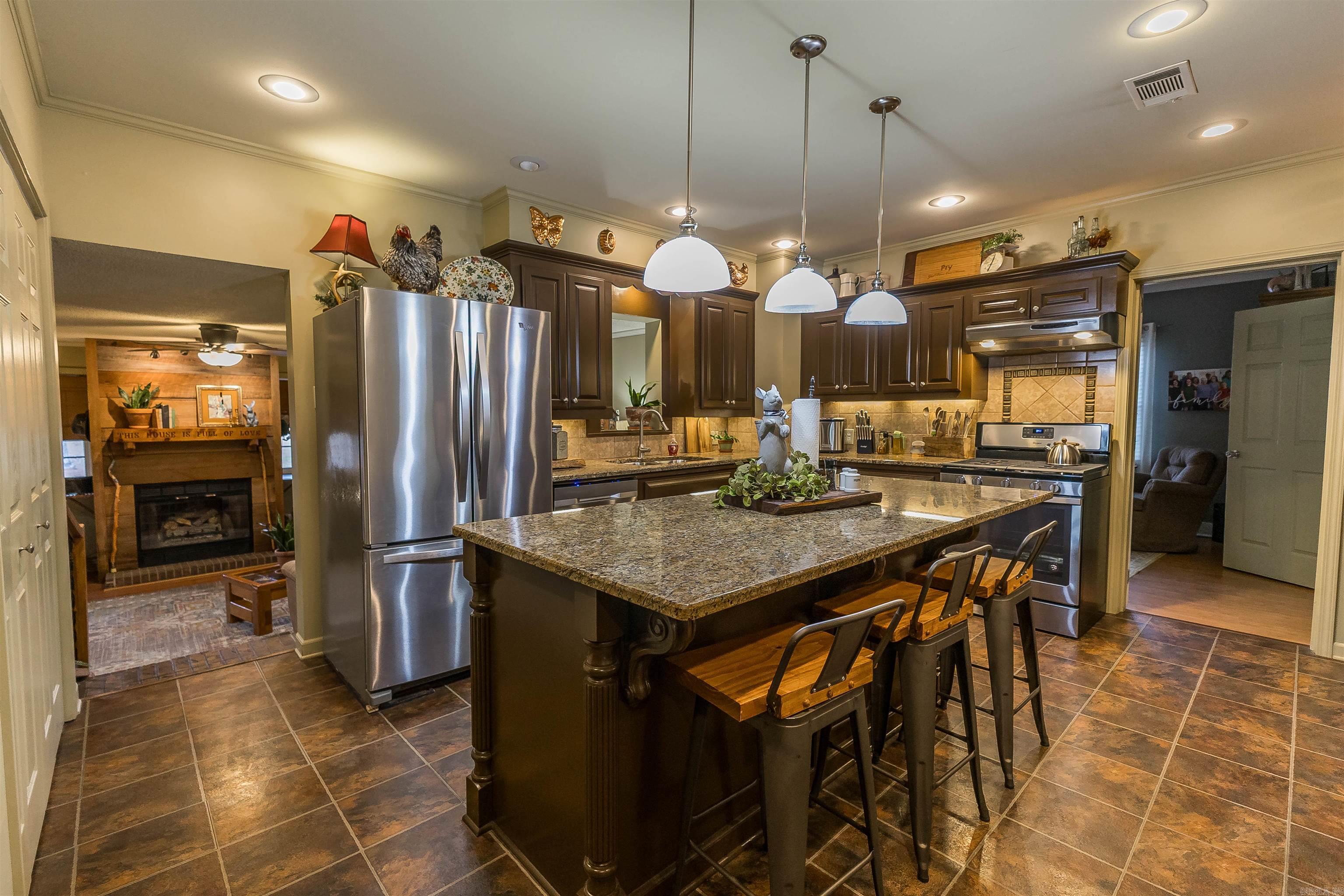 302 W Main St  Emerson, AR