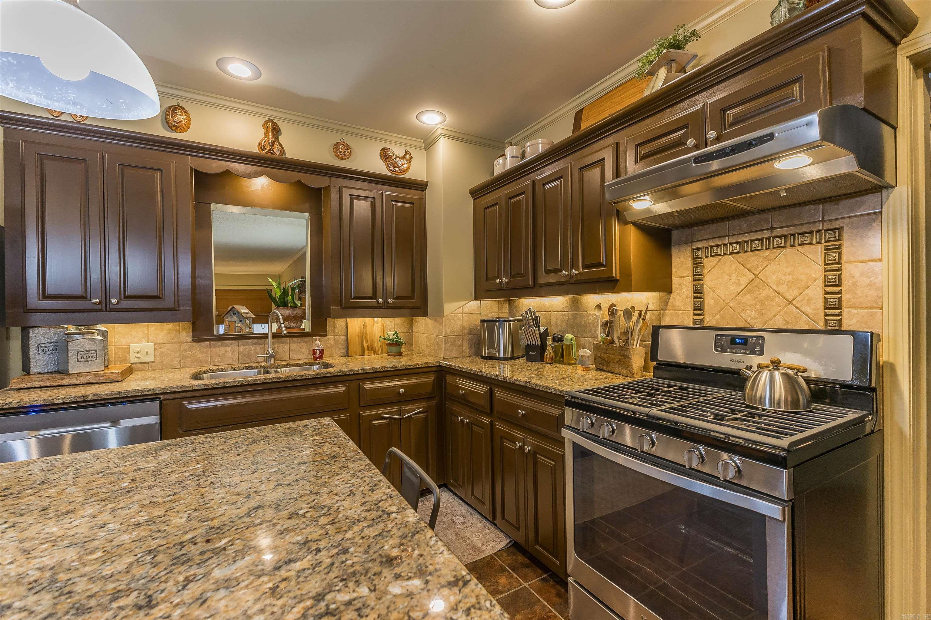 302 W Main St  Emerson, AR