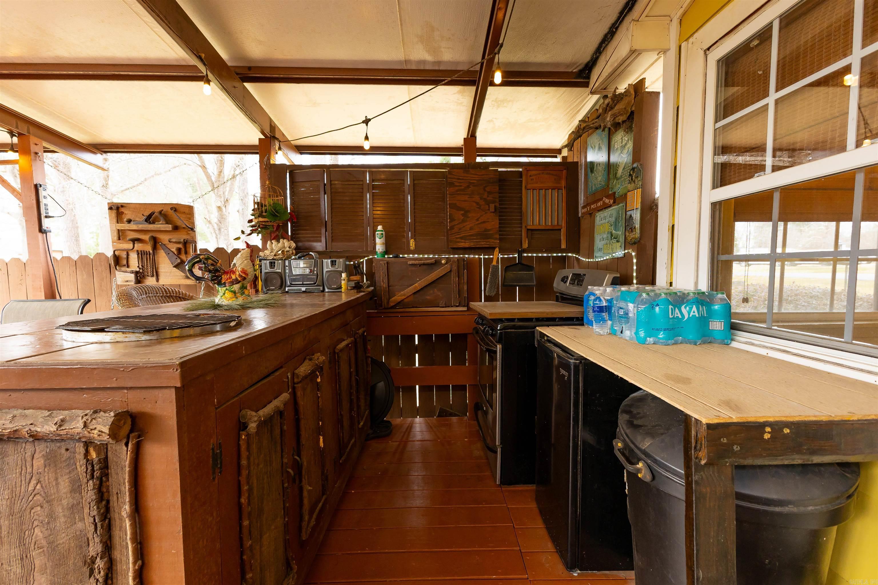 302 W Main St  Emerson, AR