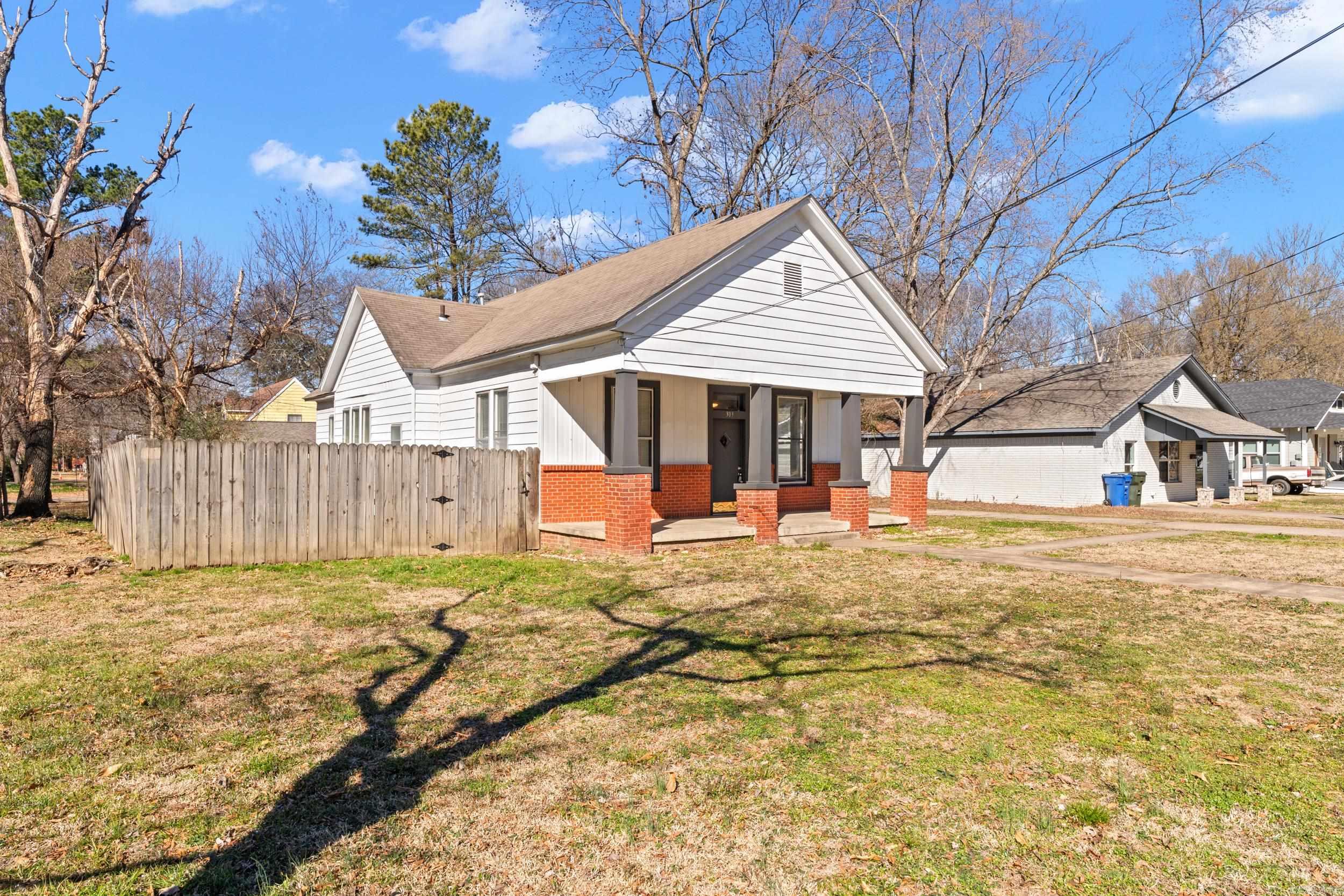 303 Ash  Conway, AR