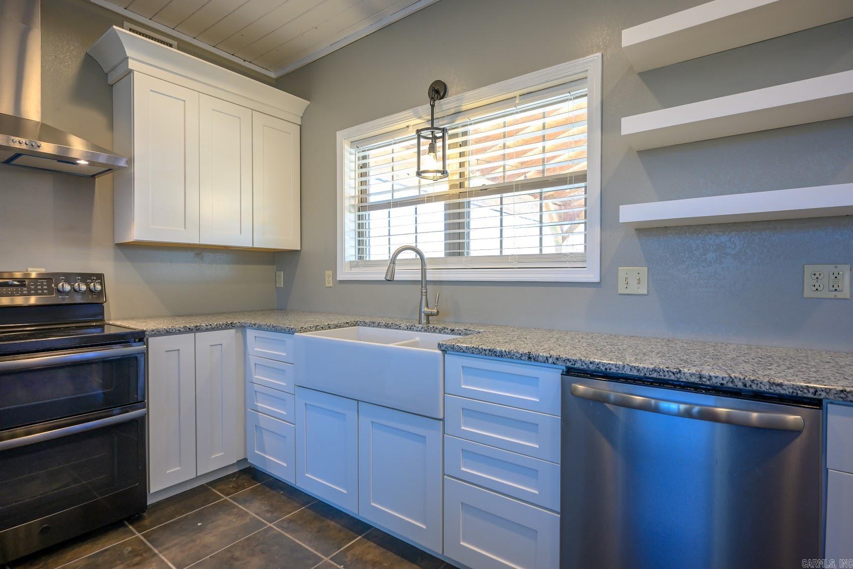 3 Doss Ln Batesville, AR 72501