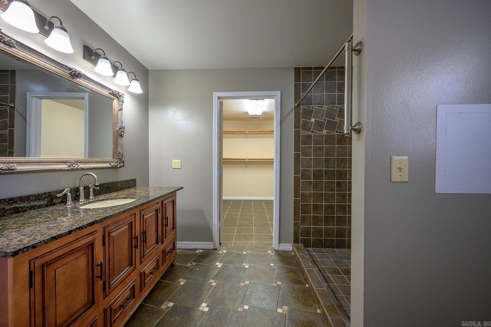 3 Doss Ln Batesville, AR 72501