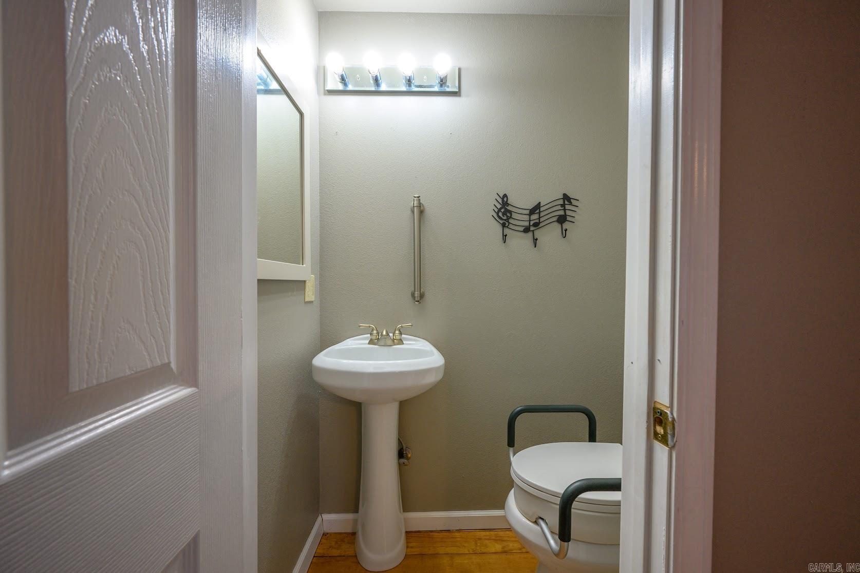 3 Doss Ln Batesville, AR 72501