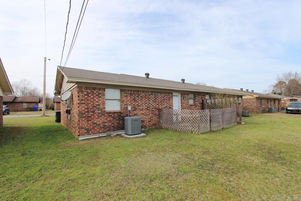 Oliver-Bradley (3 Duplexes) 6A-6B Bradley Circle Conway, AR
