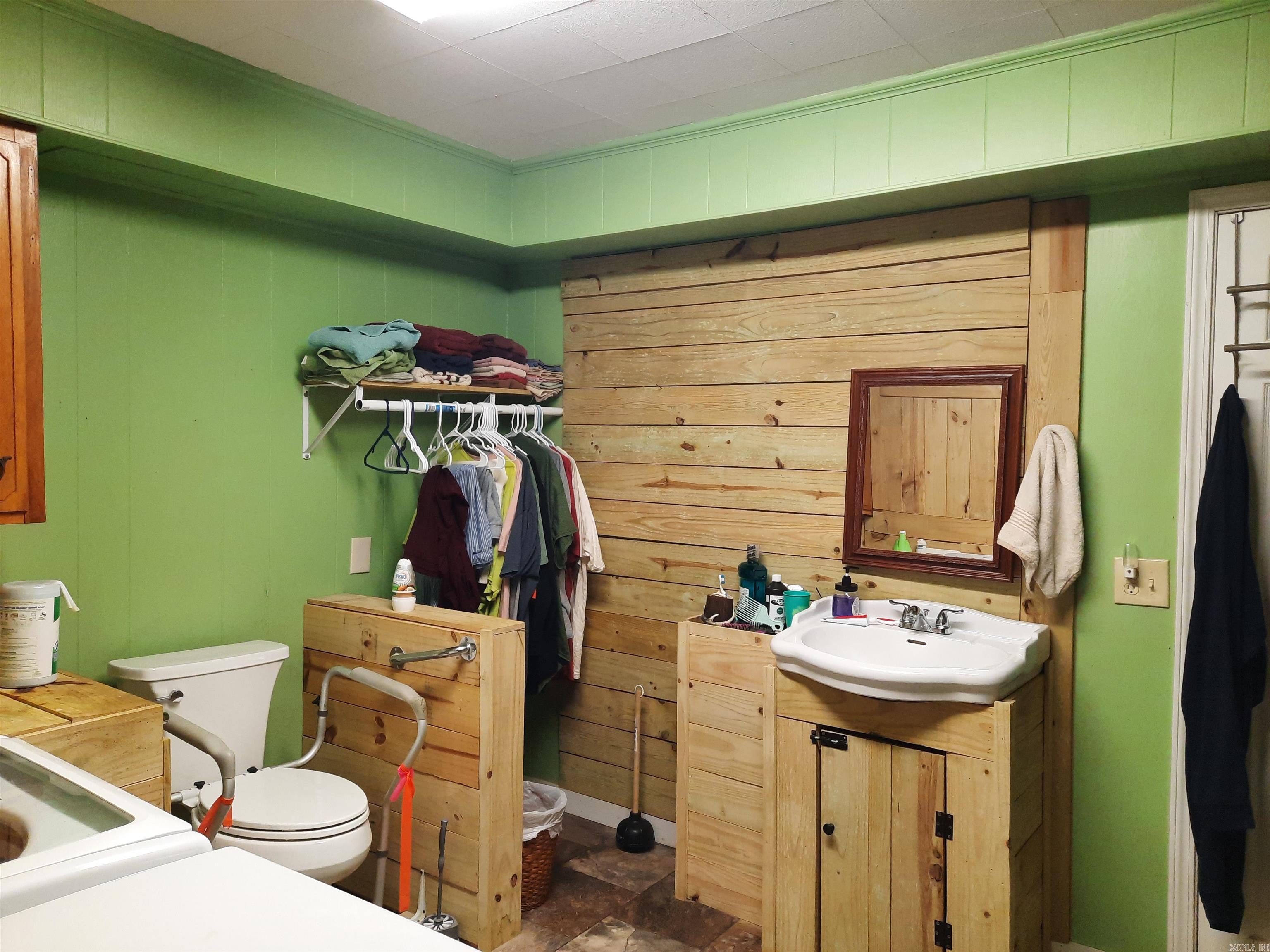 111 Robinson  Mammoth Spring, AR