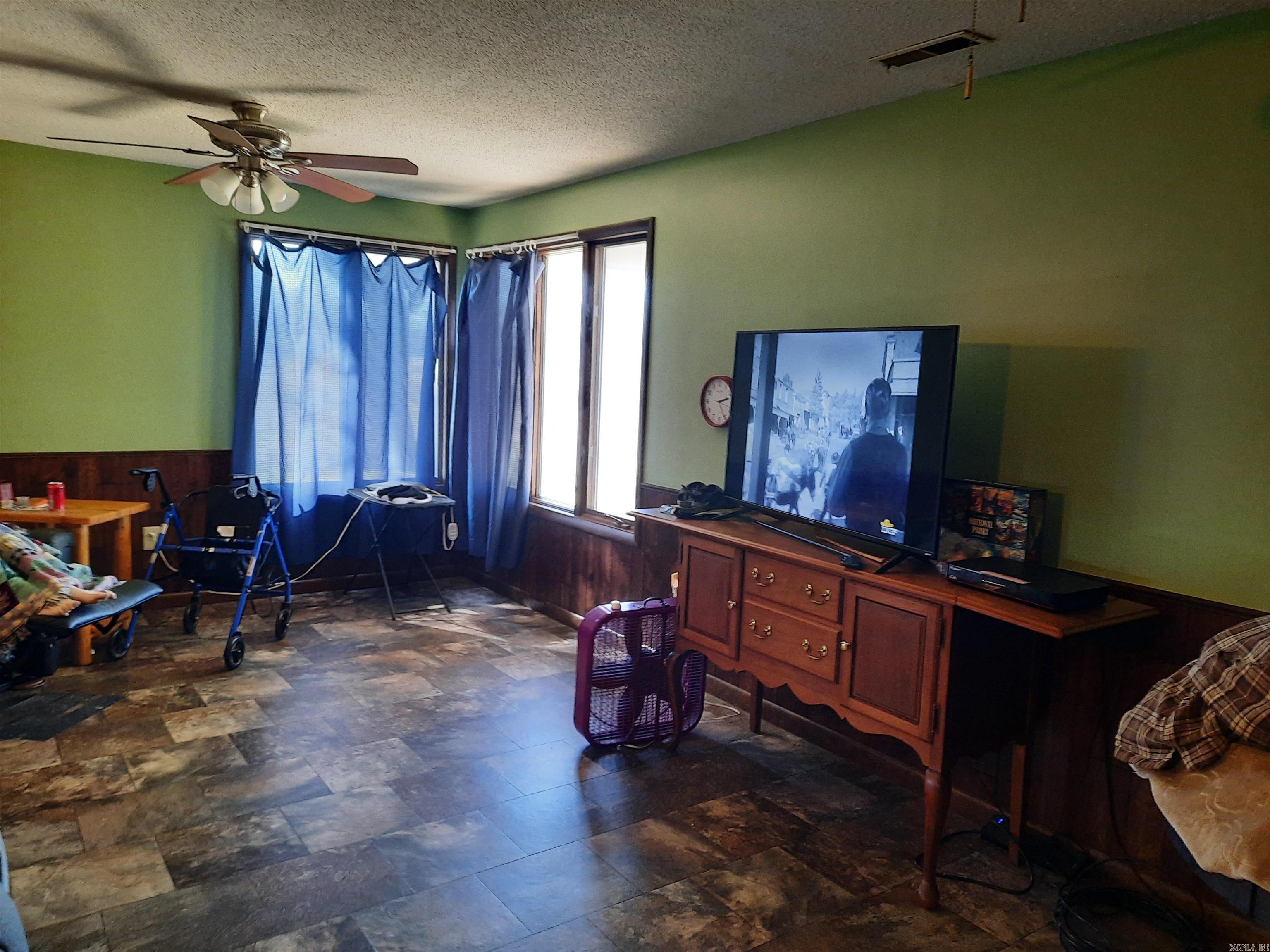 111 Robinson  Mammoth Spring, AR