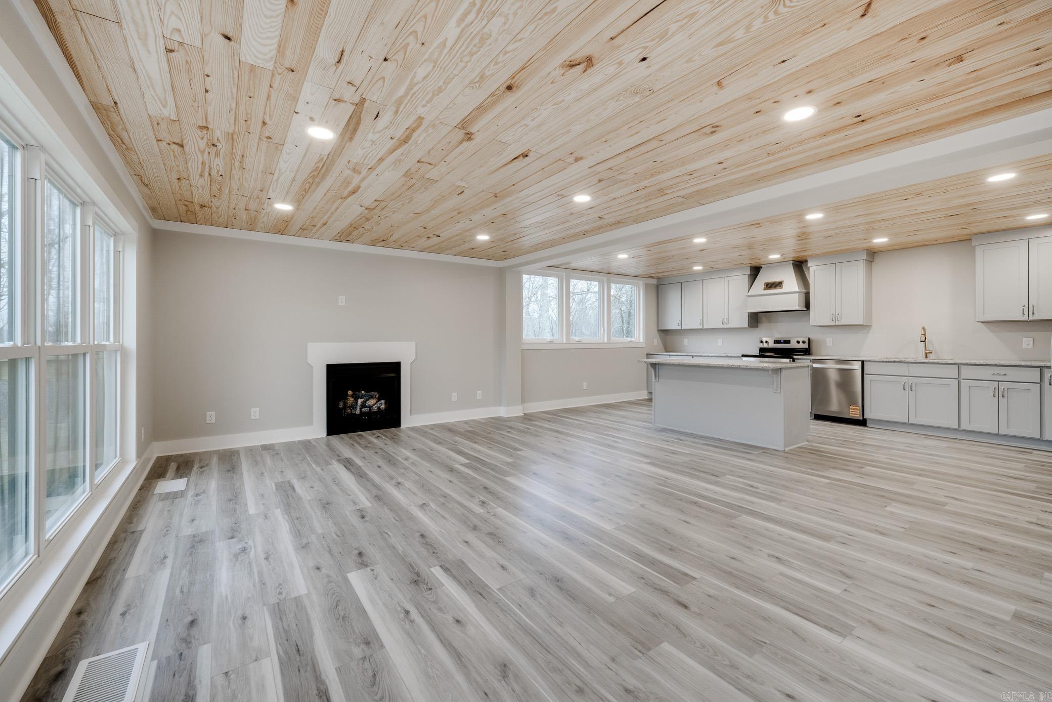 3295 Oyler  Clinton, AR