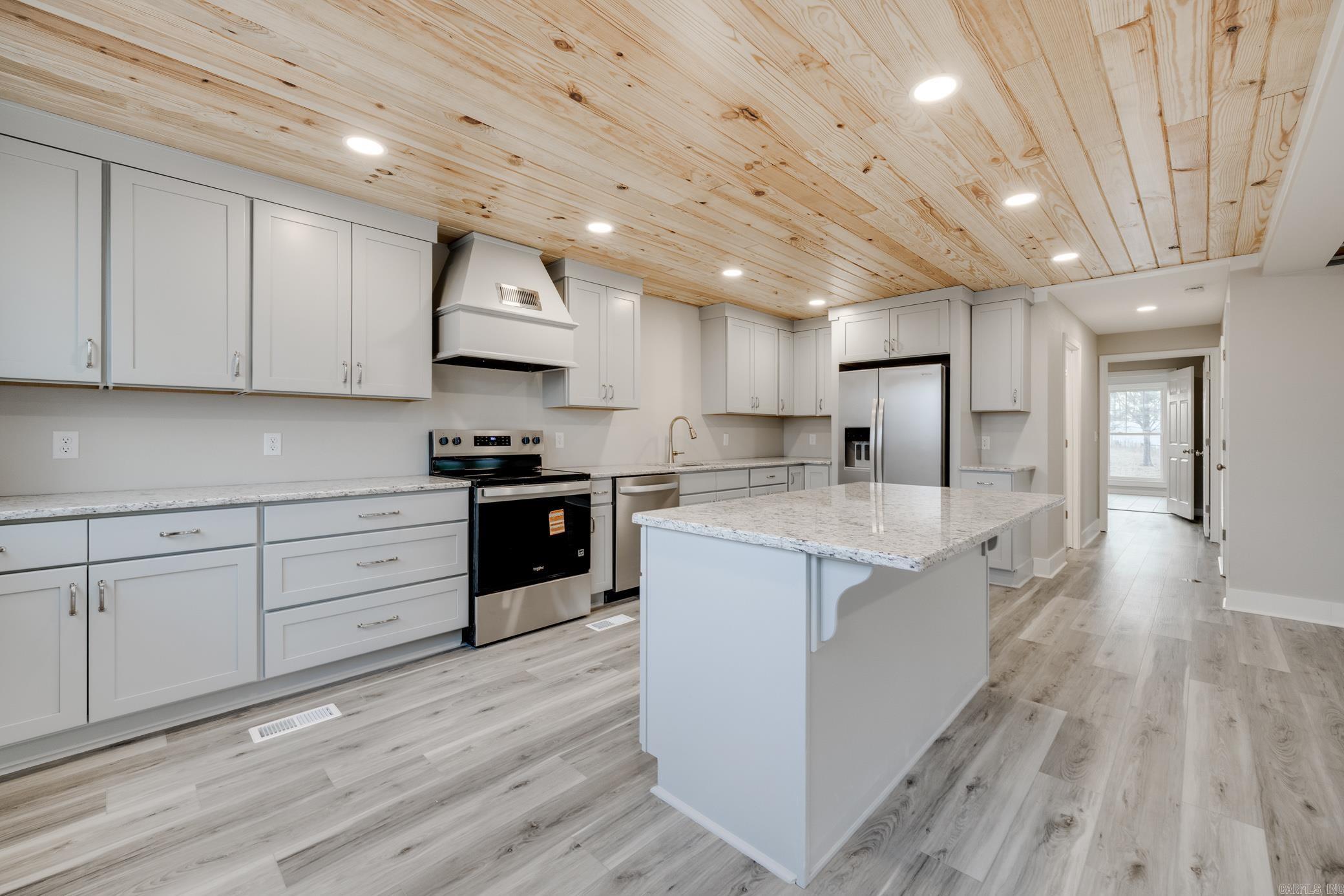 3295 Oyler  Clinton, AR