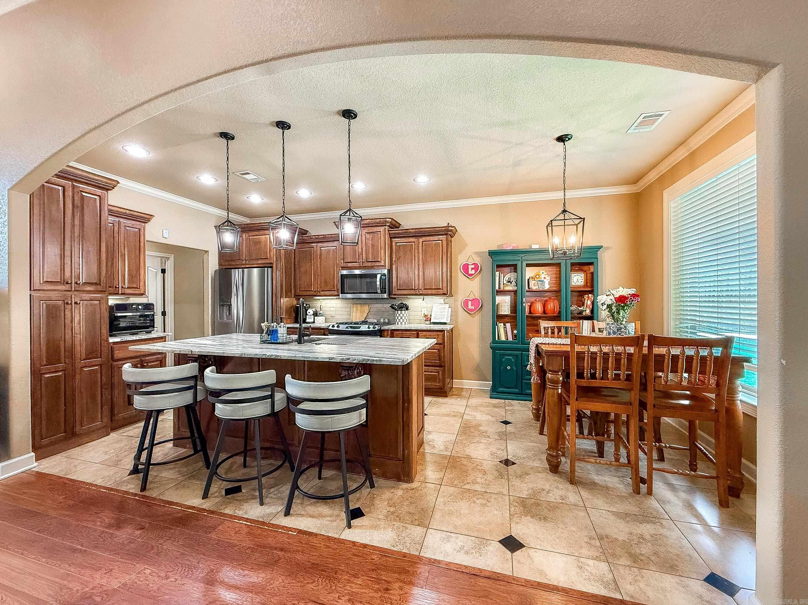 542 Scarlet Oaks Drive Benton, AR 72019