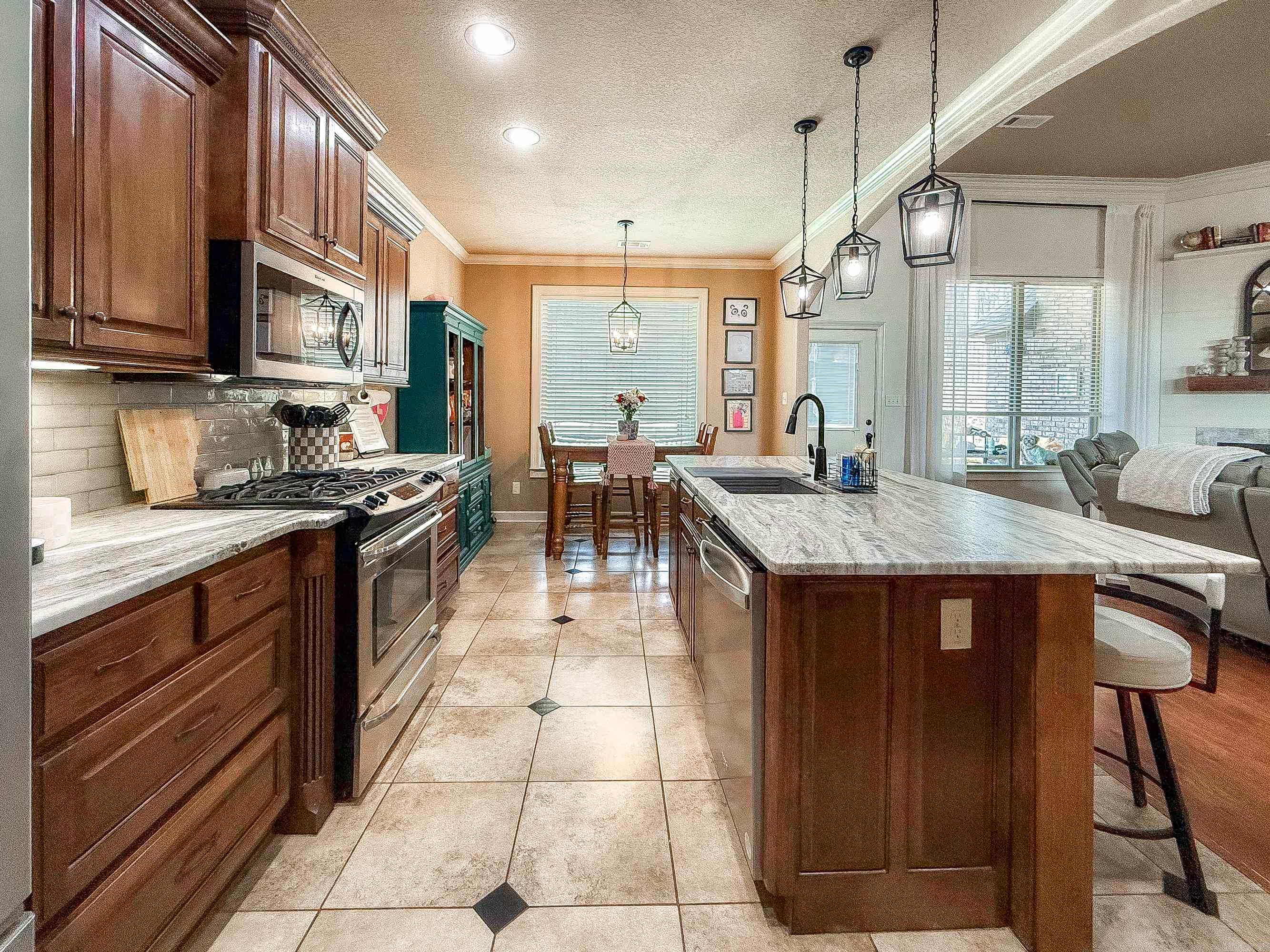 542 Scarlet Oaks Drive Benton, AR 72019