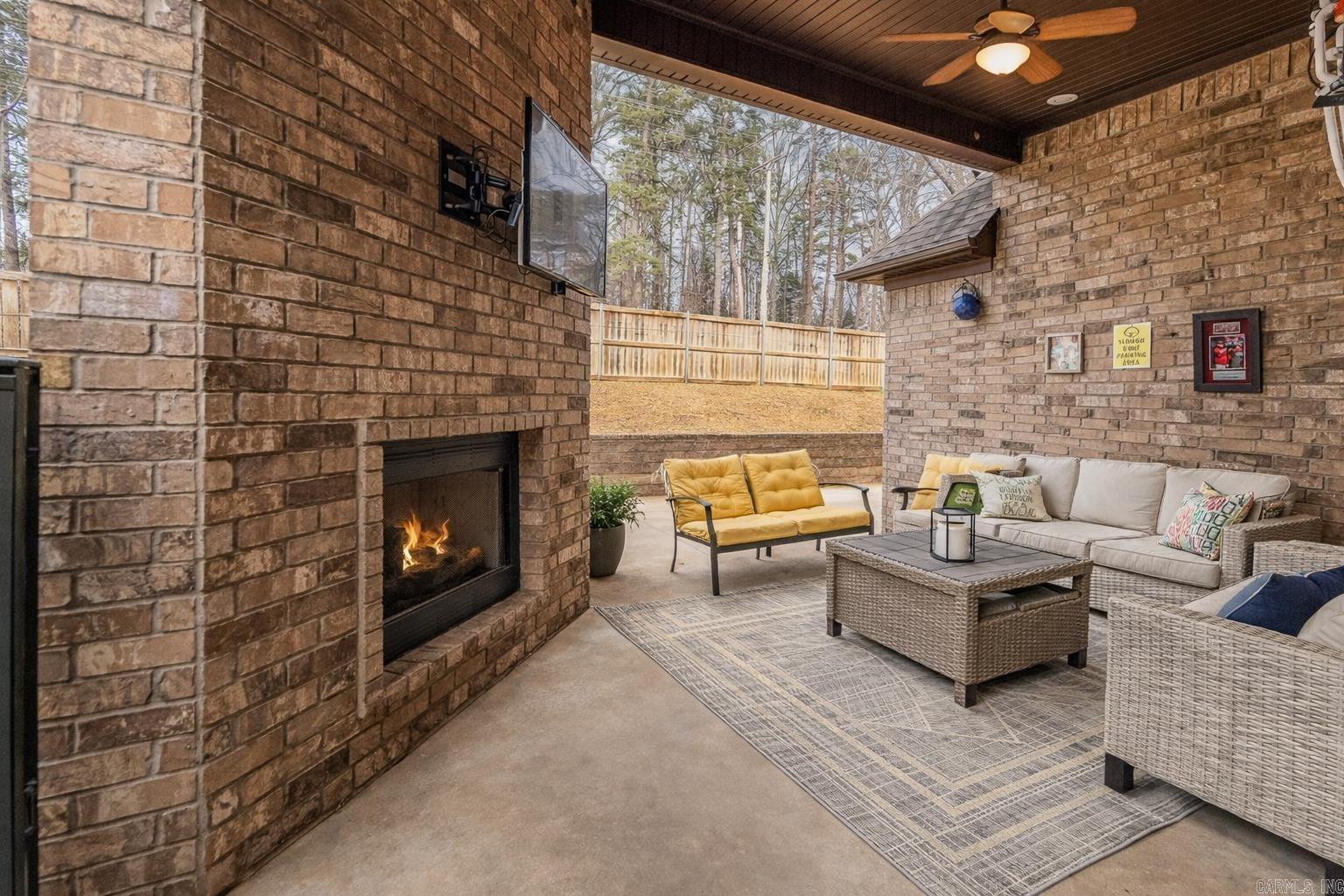 542 Scarlet Oaks Drive Benton, AR 72019