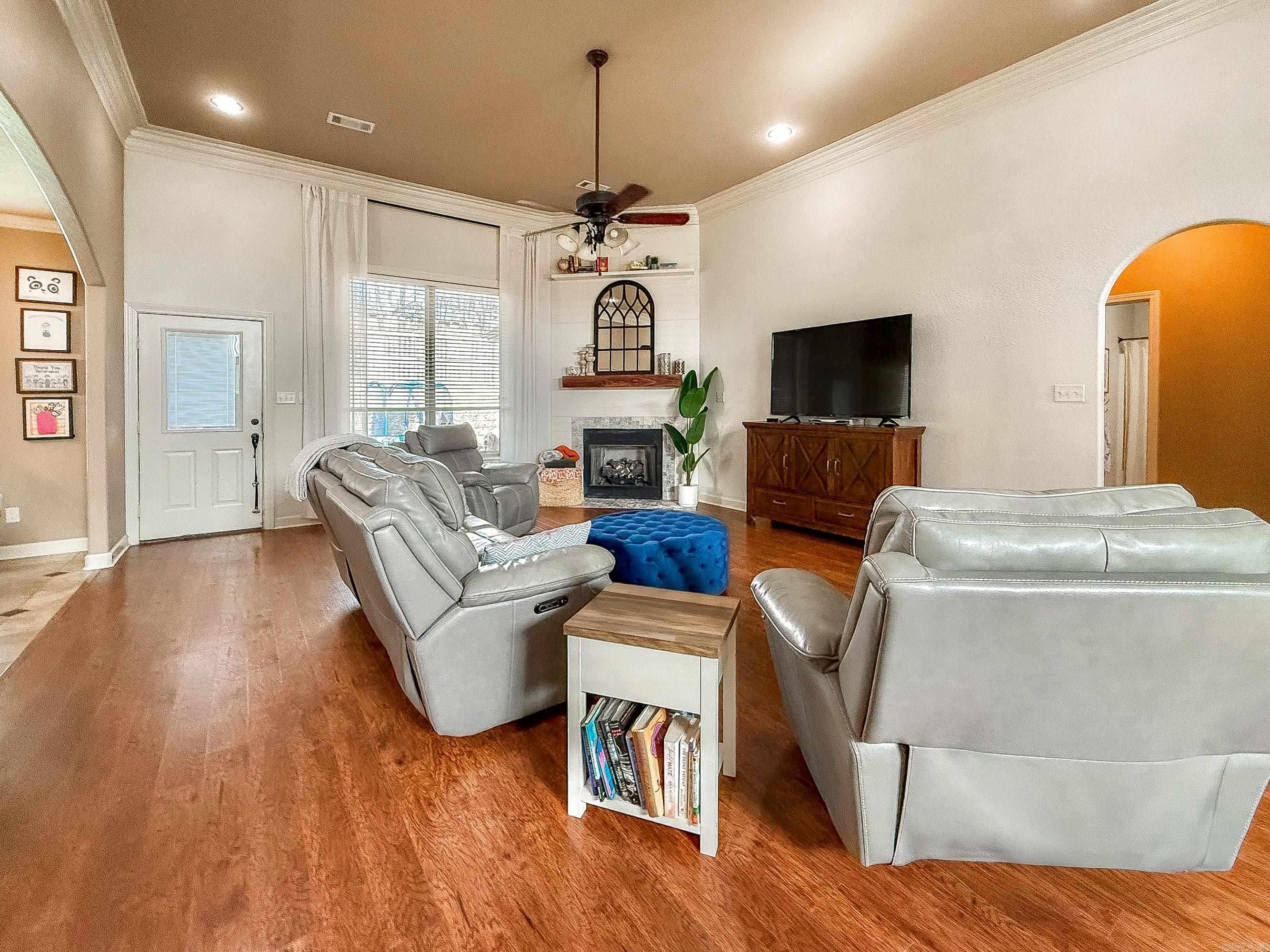 542 Scarlet Oaks Drive Benton, AR 72019