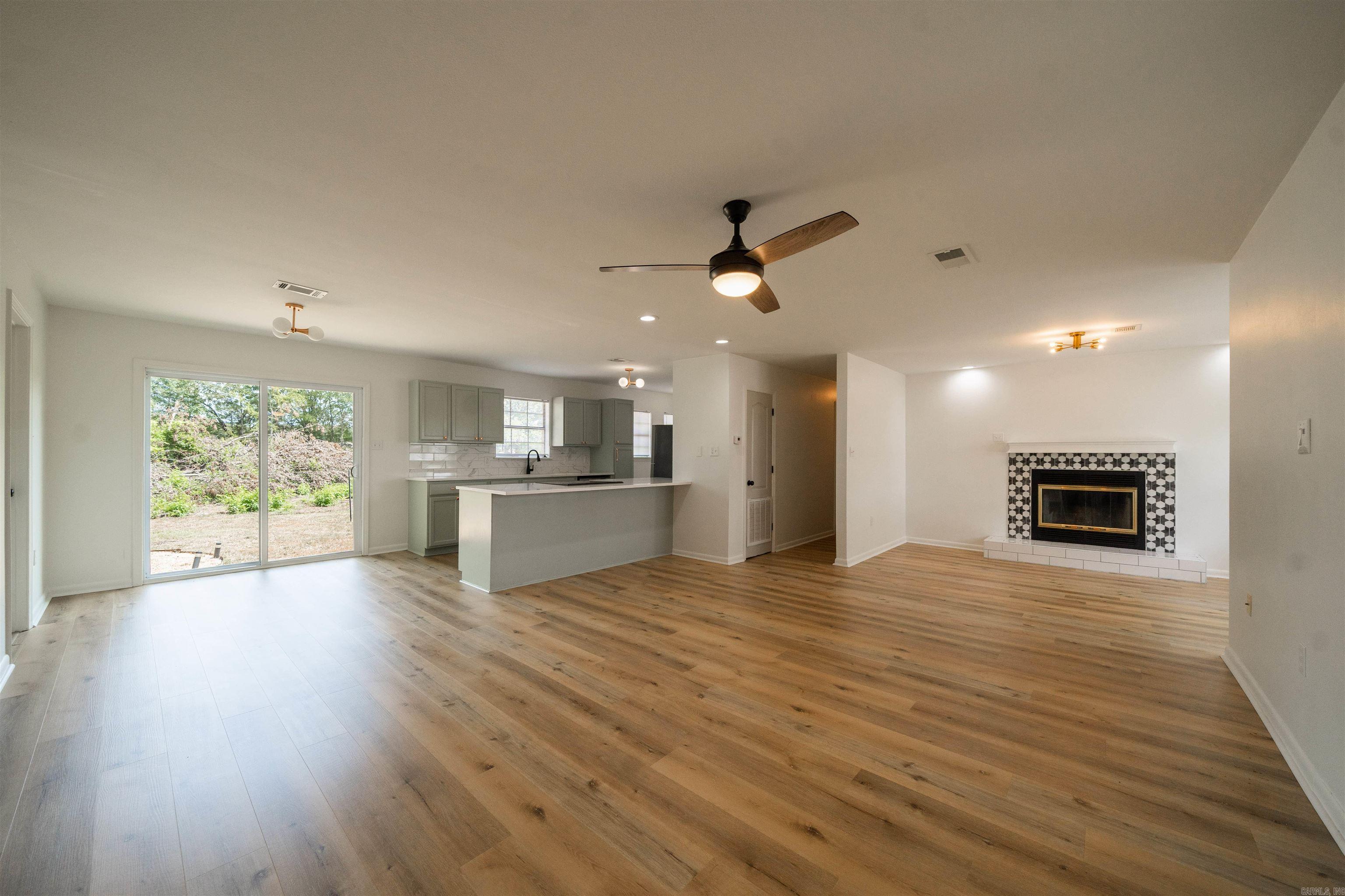 1630 S Donaghey  Conway, AR