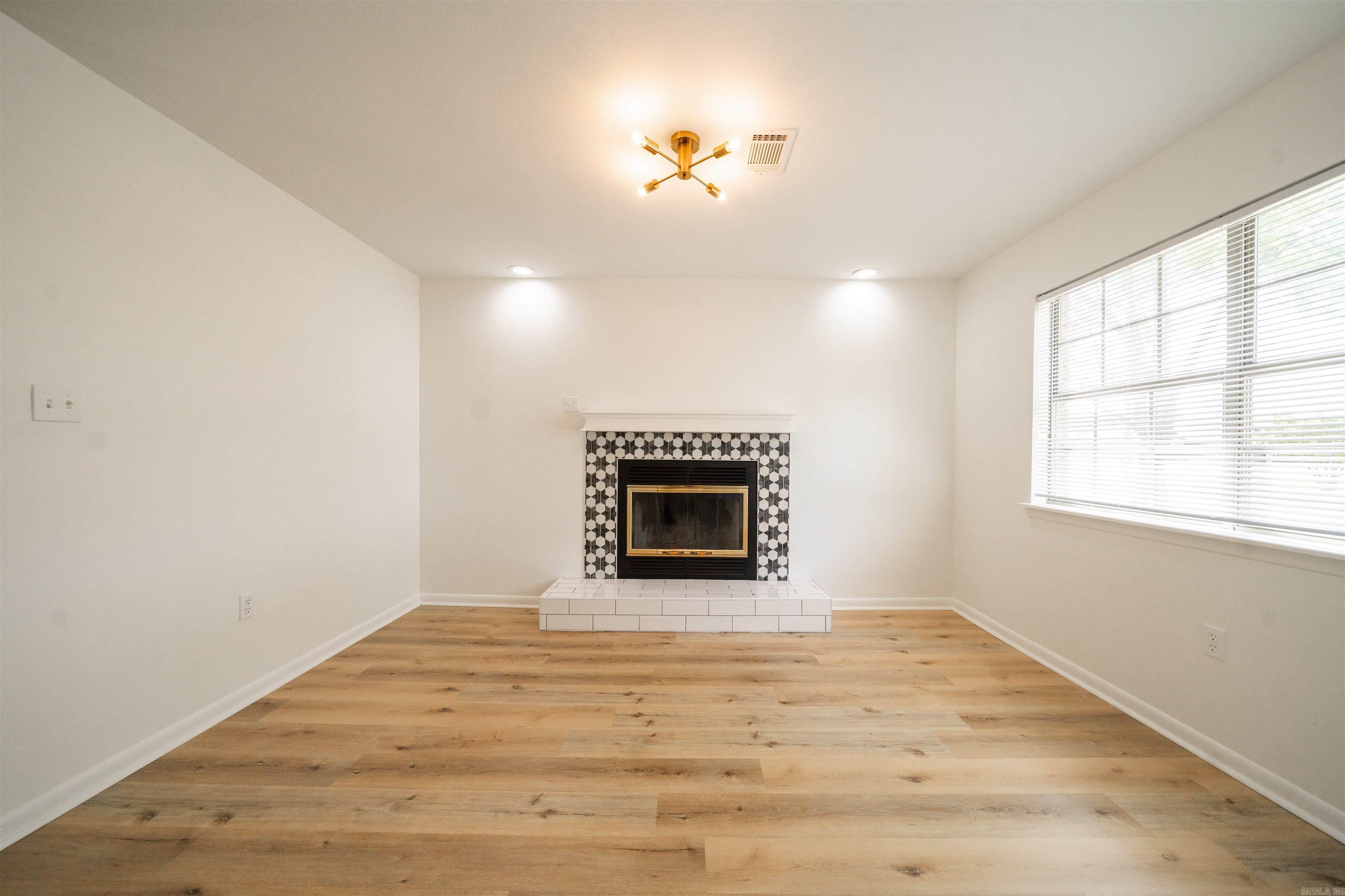 1630 S Donaghey  Conway, AR