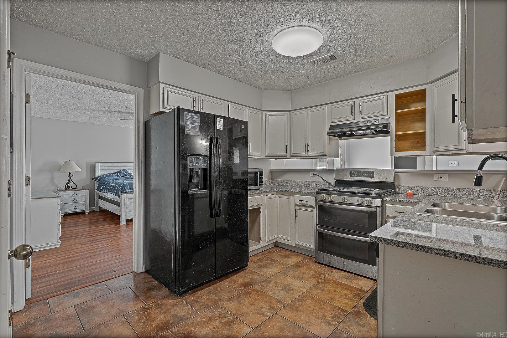 4509 Mockernut  Jonesboro, AR