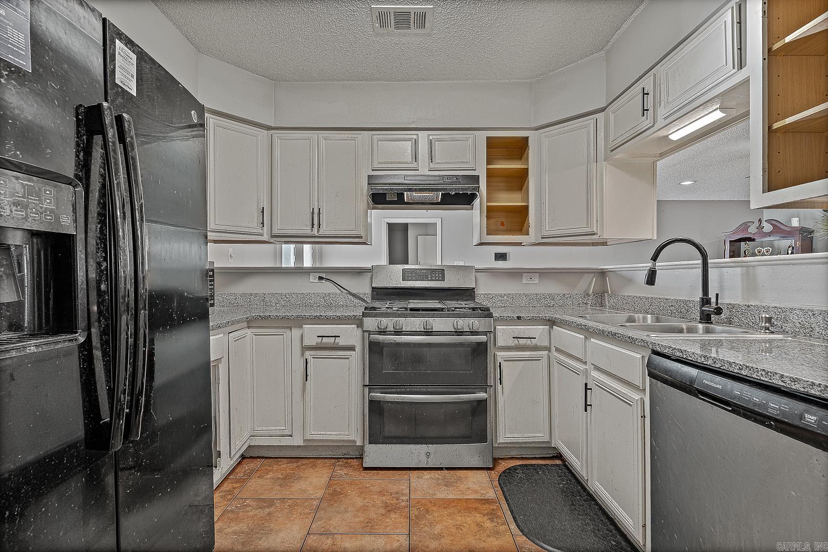 4509 Mockernut  Jonesboro, AR